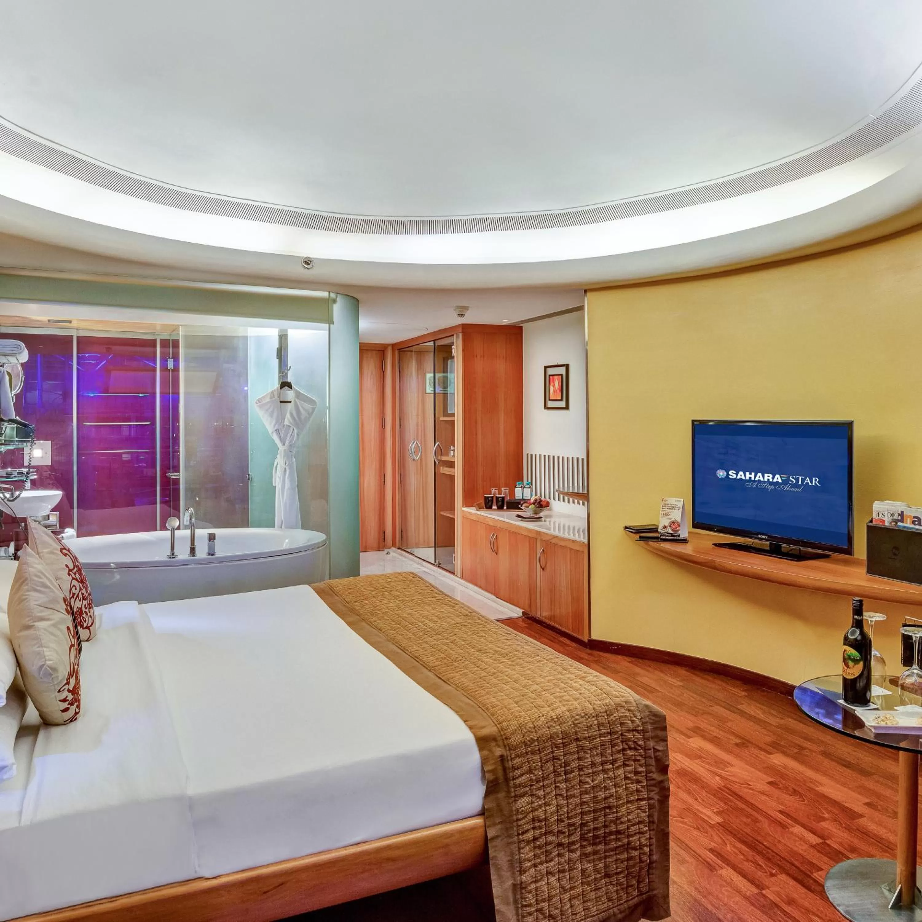 Photo of the whole room, Bed in Hotel Sahara Star