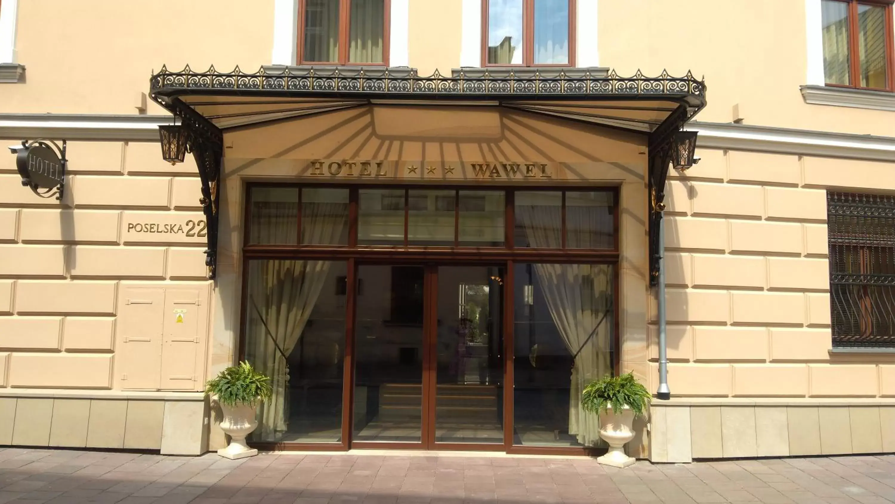 Facade/entrance in Hotel Wawel