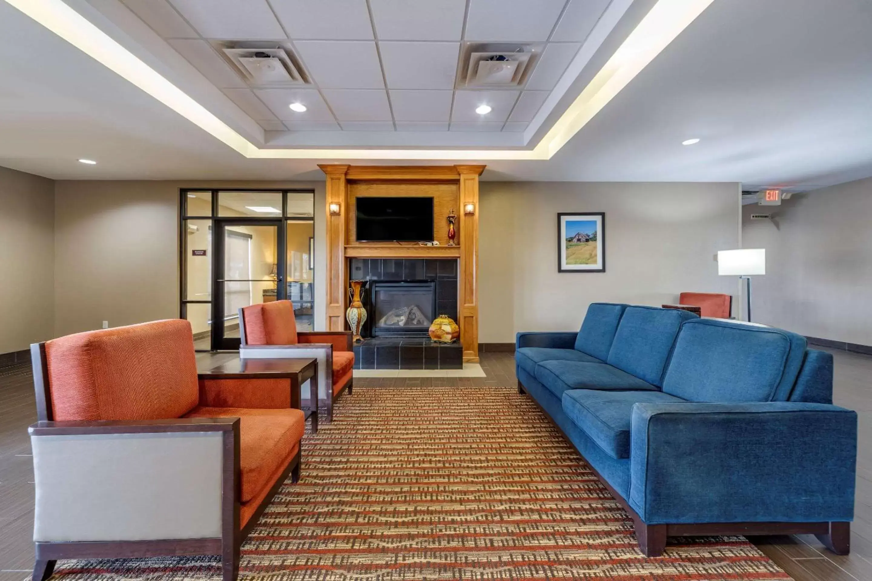 Lobby or reception, Seating Area in Comfort Inn & Suites Shawnee North near I-40