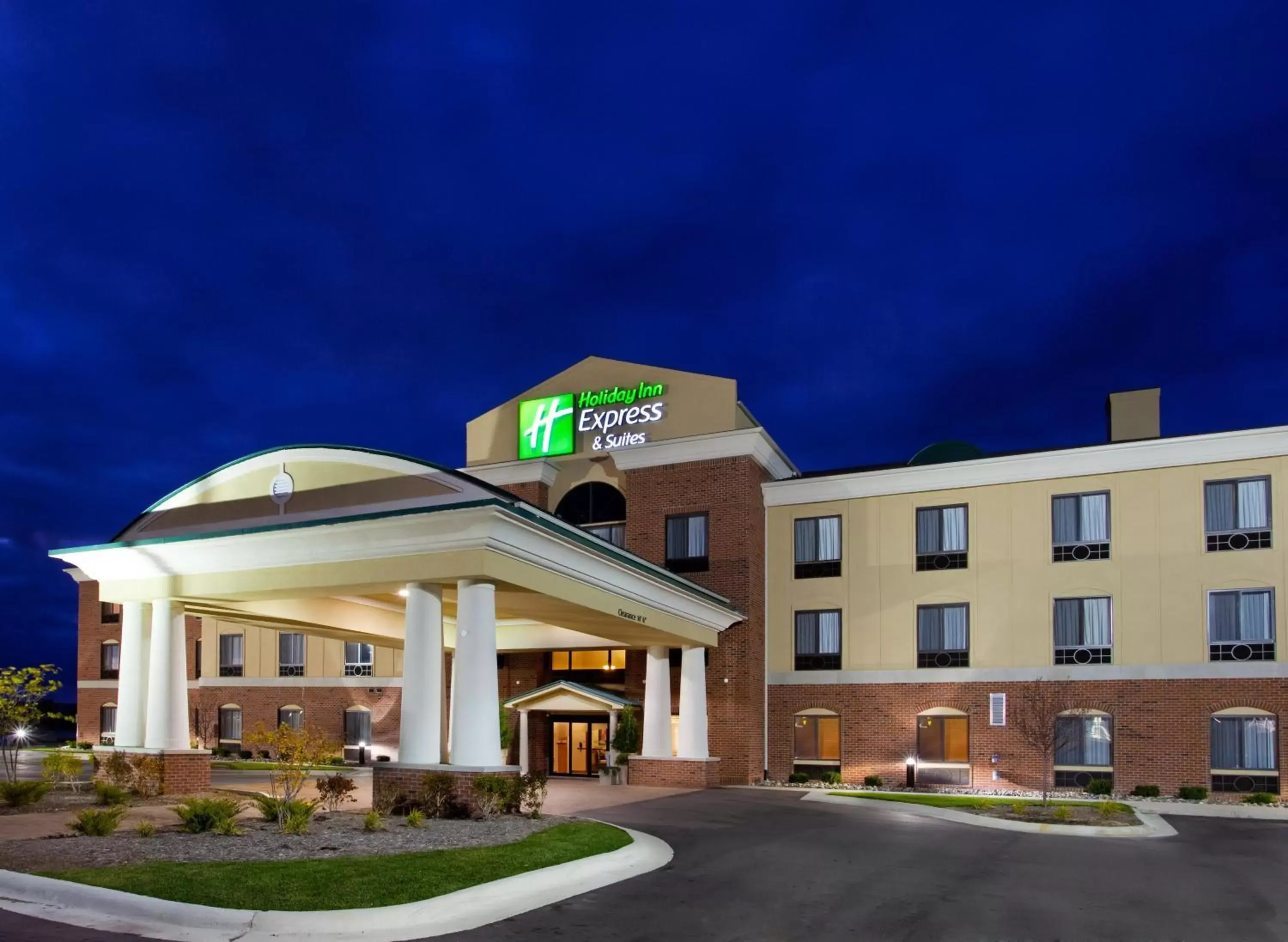 Property building in Holiday Inn Express Hotel & Suites Bay City, an IHG Hotel