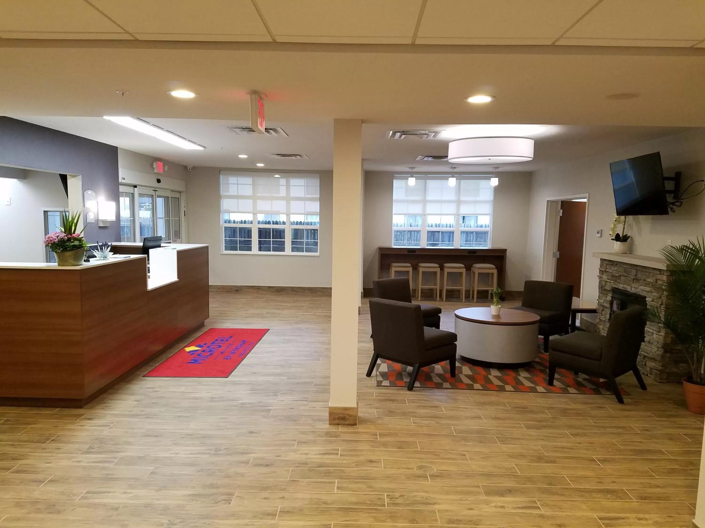 Lobby or reception in Microtel Inn & Suites by Wyndham Niagara Falls