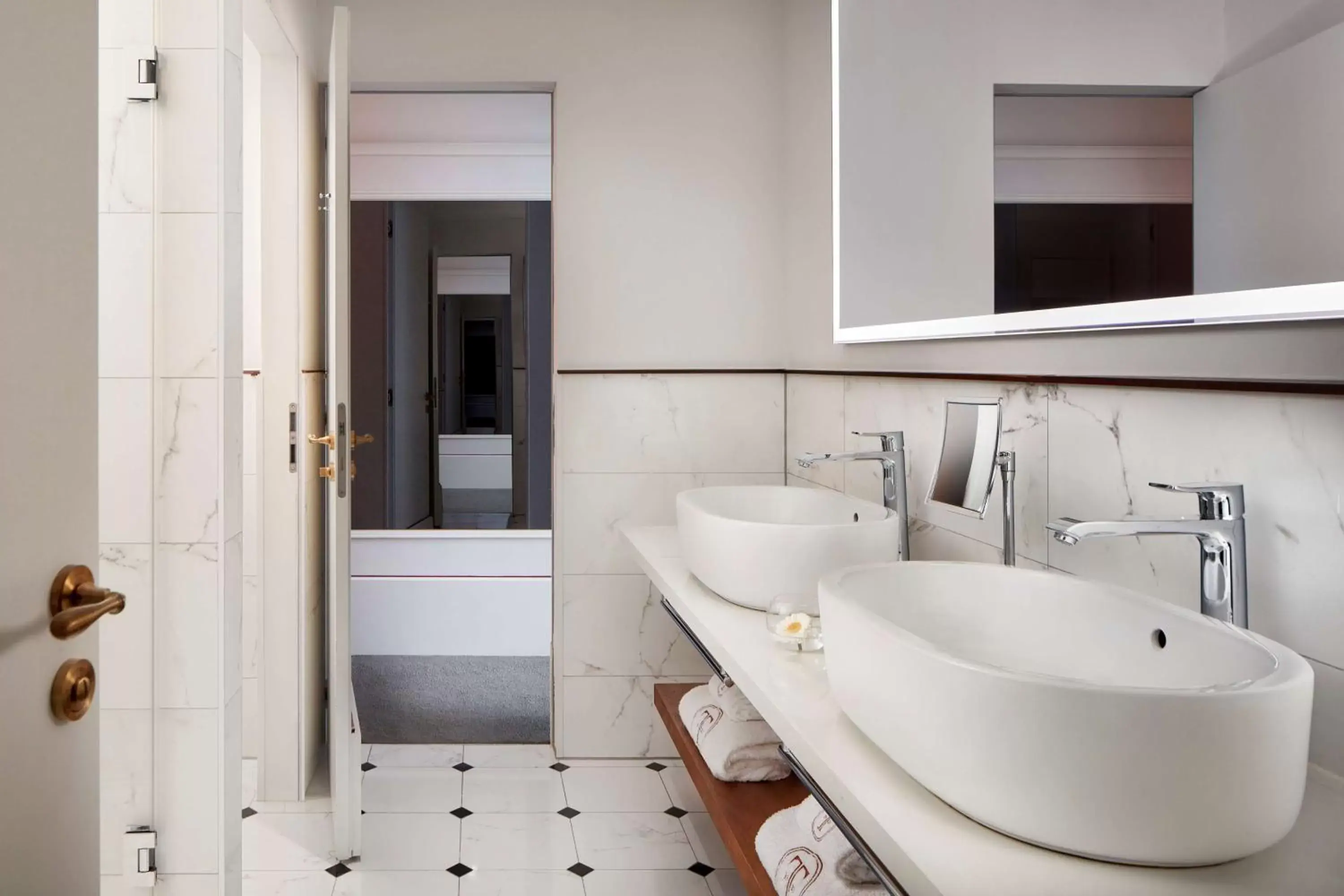 Bathroom in Tivoli Doelen Amsterdam Hotel