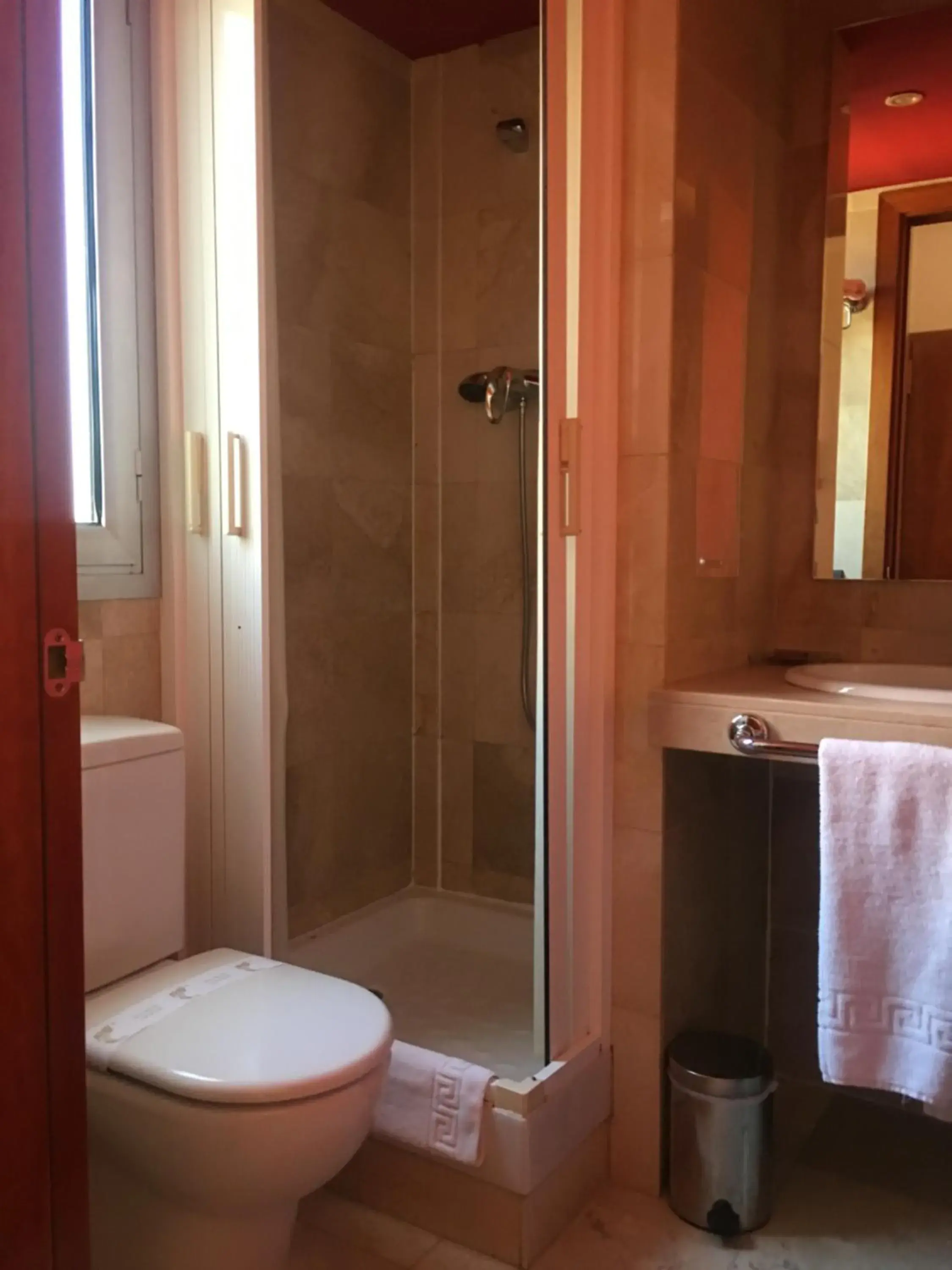 Bathroom in Hotel Calasanz