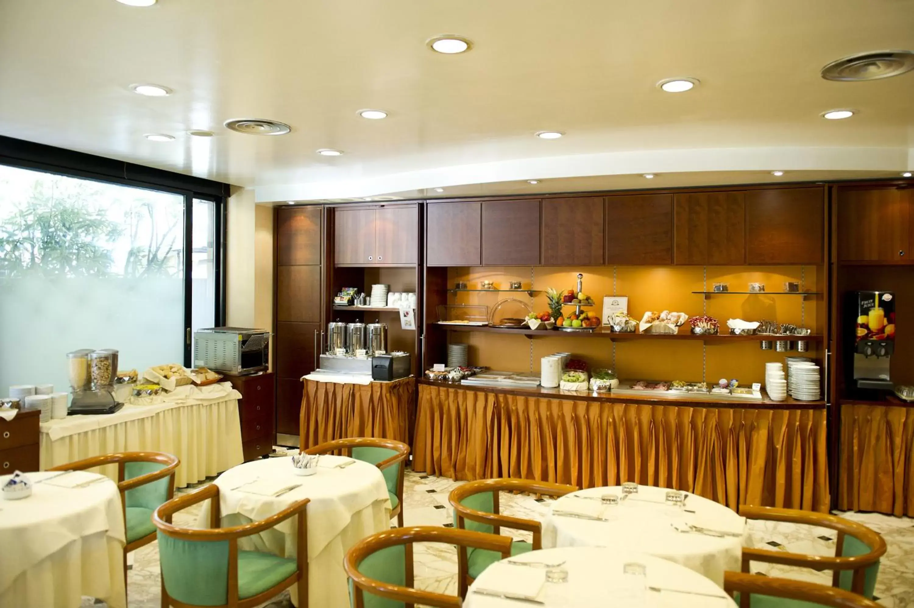 Restaurant/Places to Eat in Abacus Hotel
