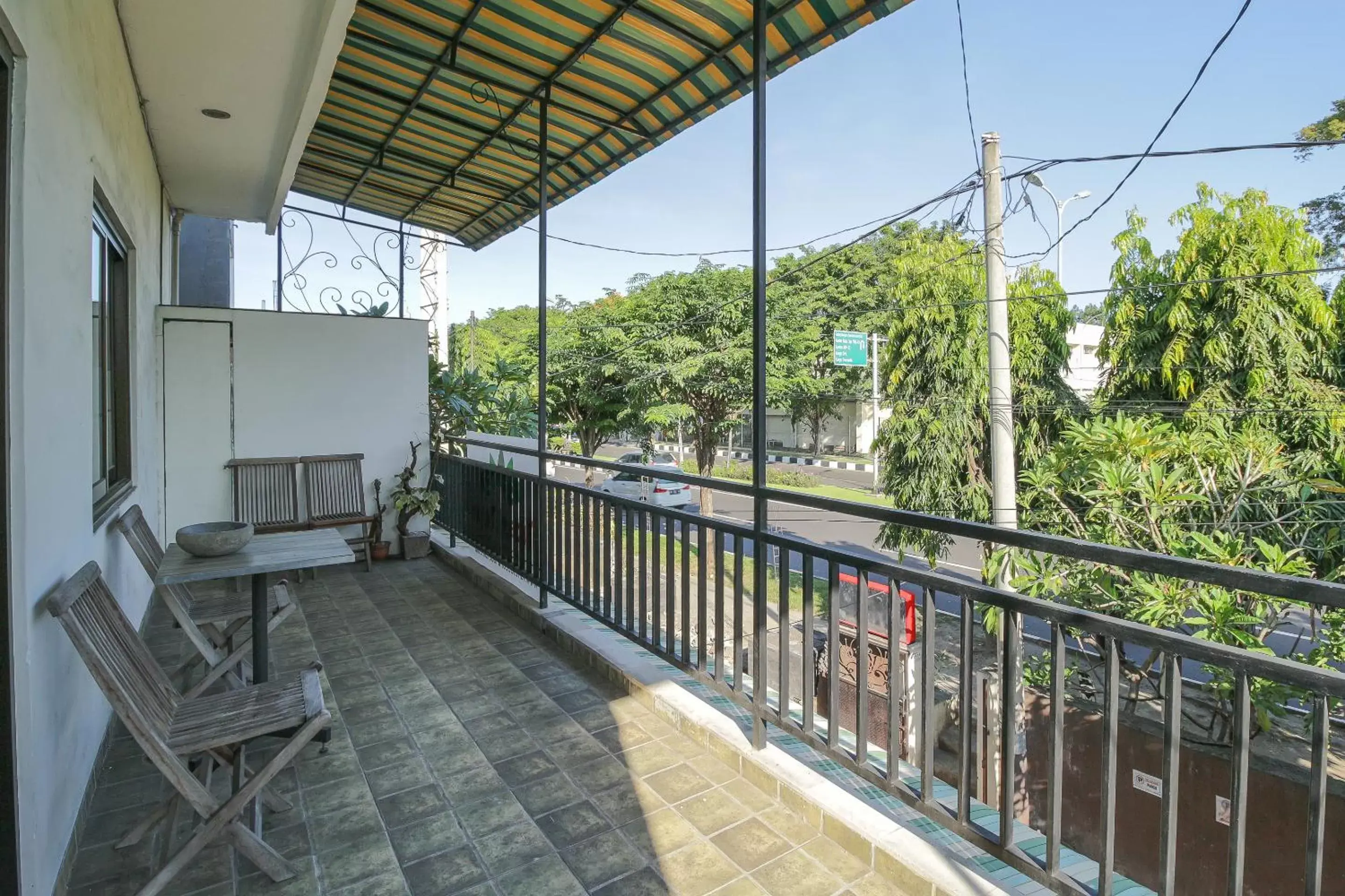 Balcony/Terrace in OYO 734 Tuban Torres Accomodation