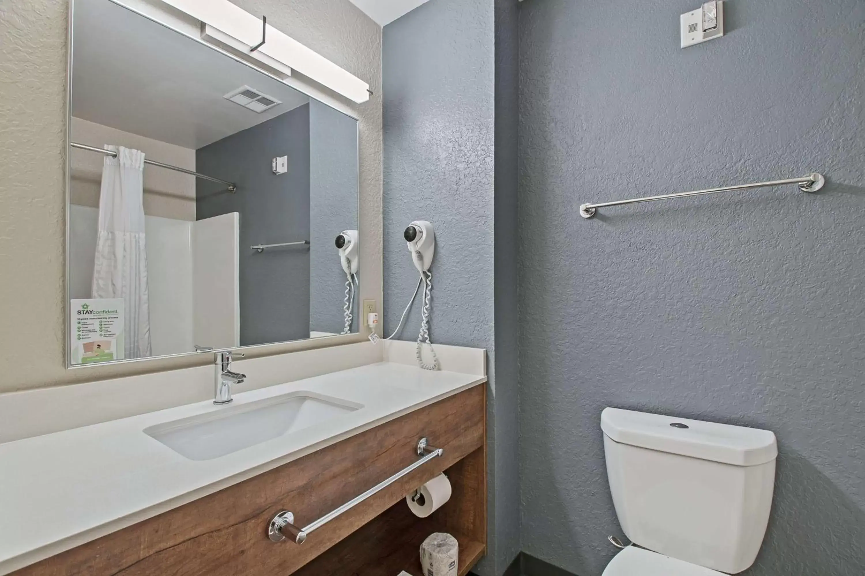 Bathroom in Extended Stay America Premier Suites - Miami - Coral Gables