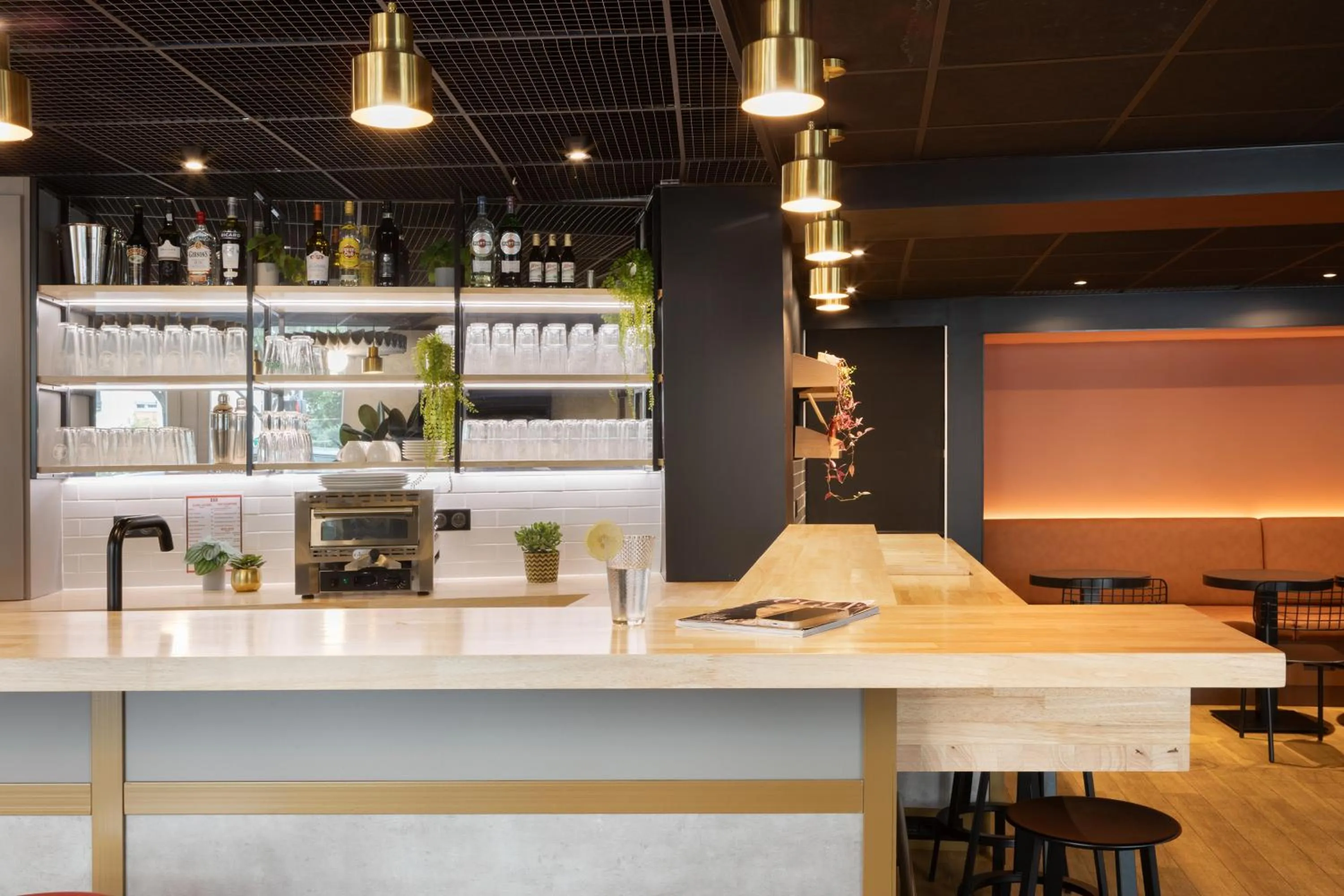 Lounge or bar in ibis Paris Nation Davout