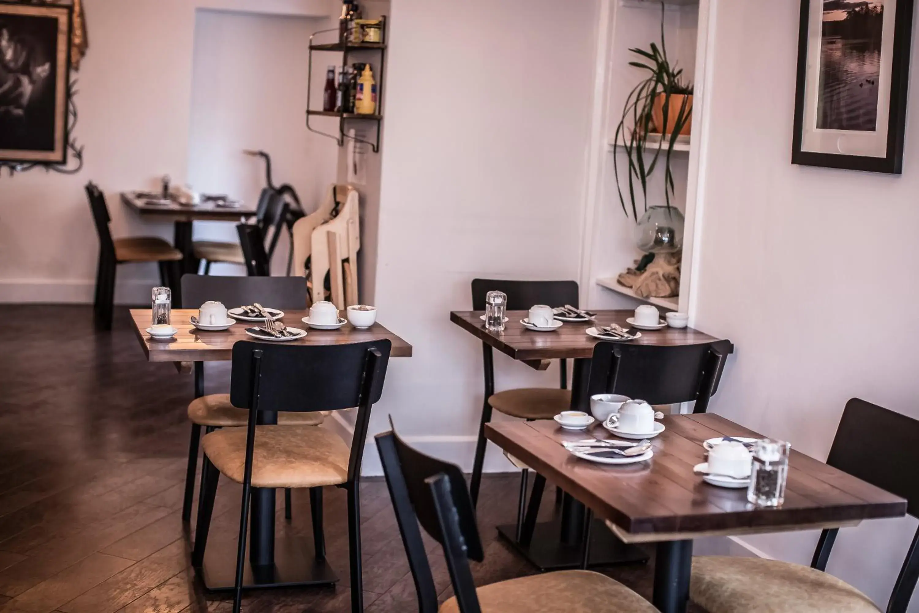 Dining area, Restaurant/Places to Eat in Holly Lodge Guest House with FREE off site health club