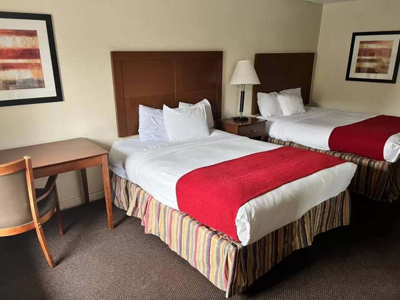 Bed in Days Inn By Wyndham Pigeon Forge South