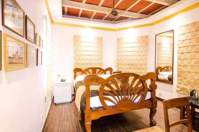 Photo of the whole room in The Corner Courtyard