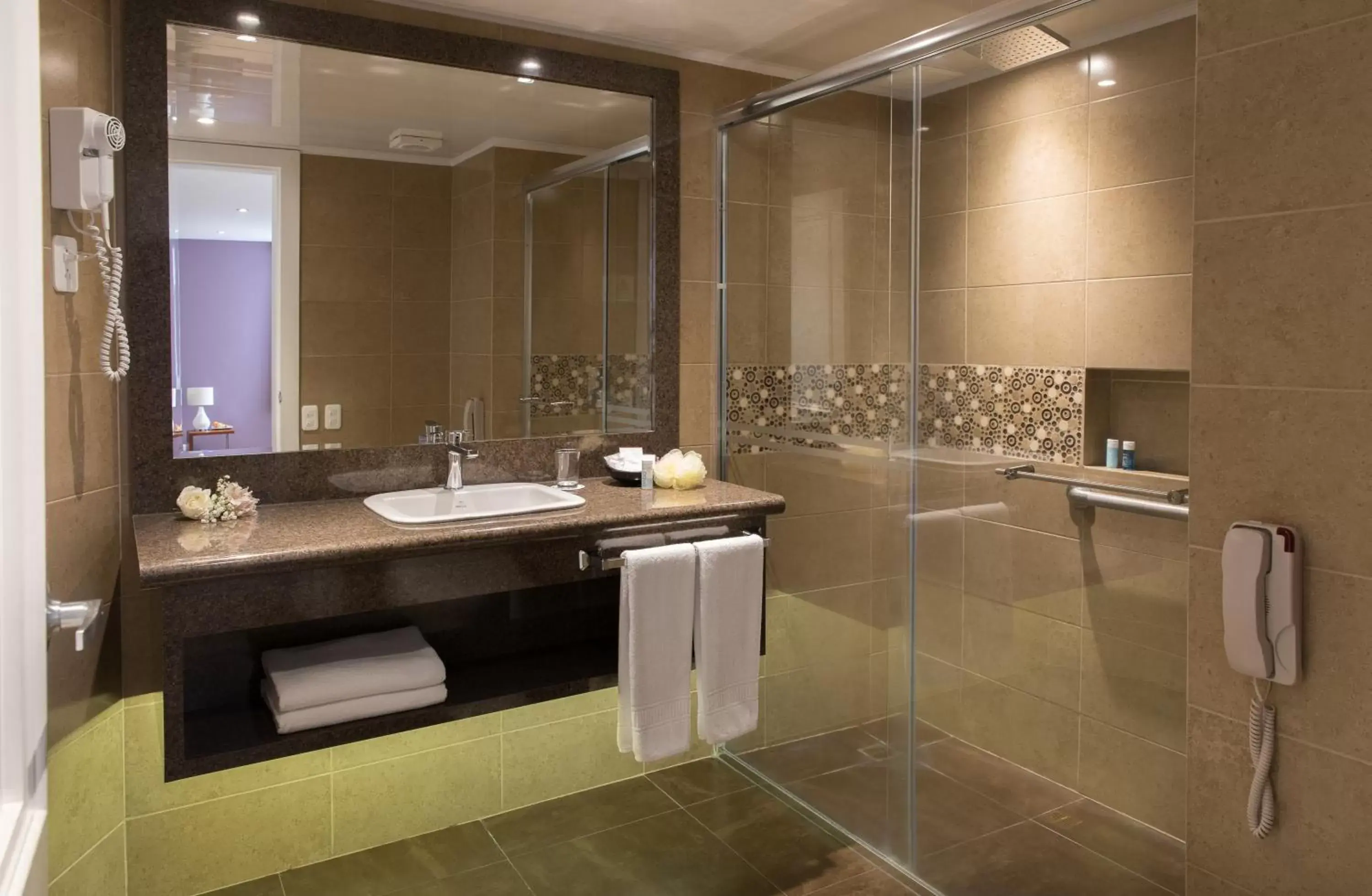 Bathroom in Mercure Alameda Quito