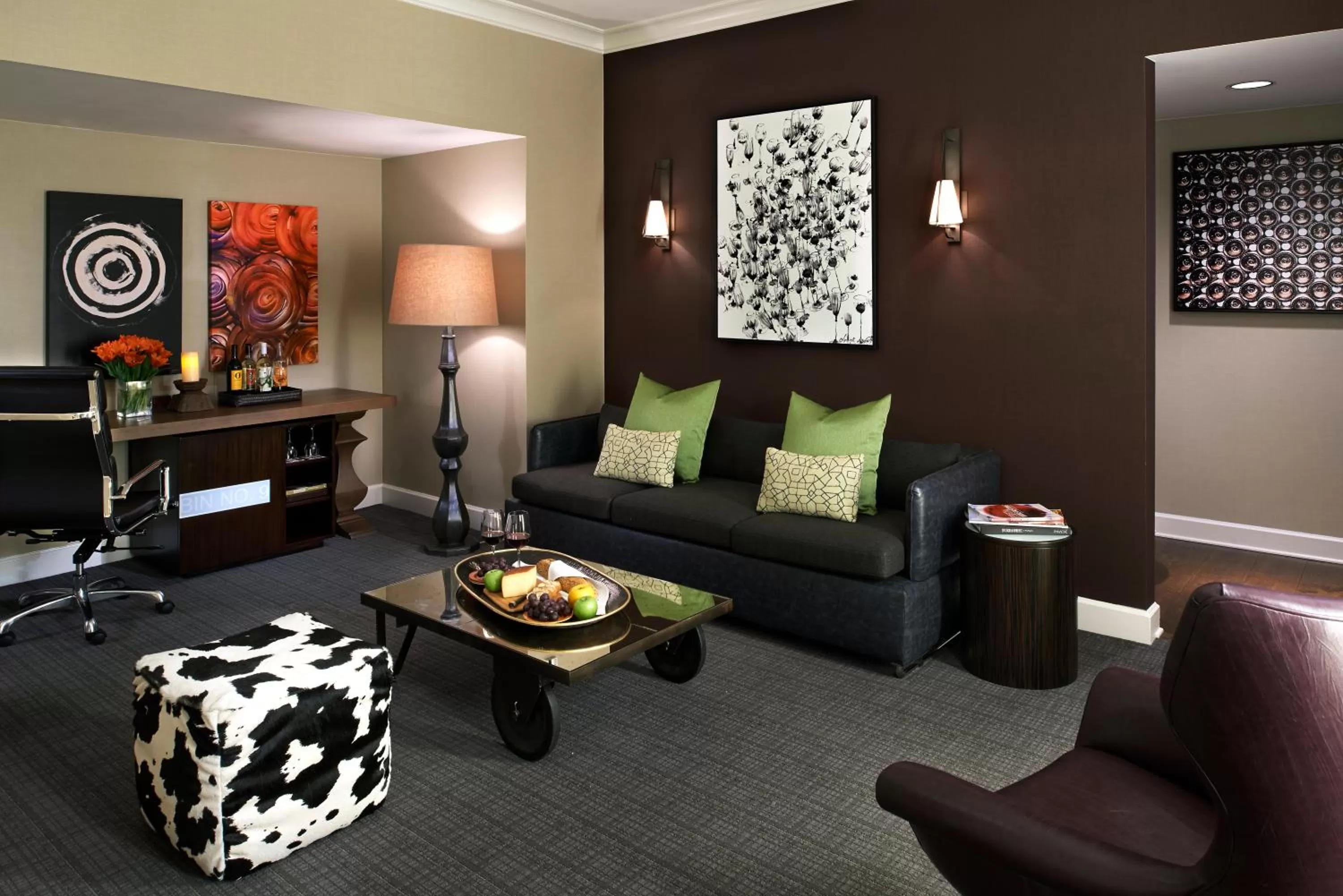 Photo of the whole room in Kimpton Hotel Vintage Seattle by IHG