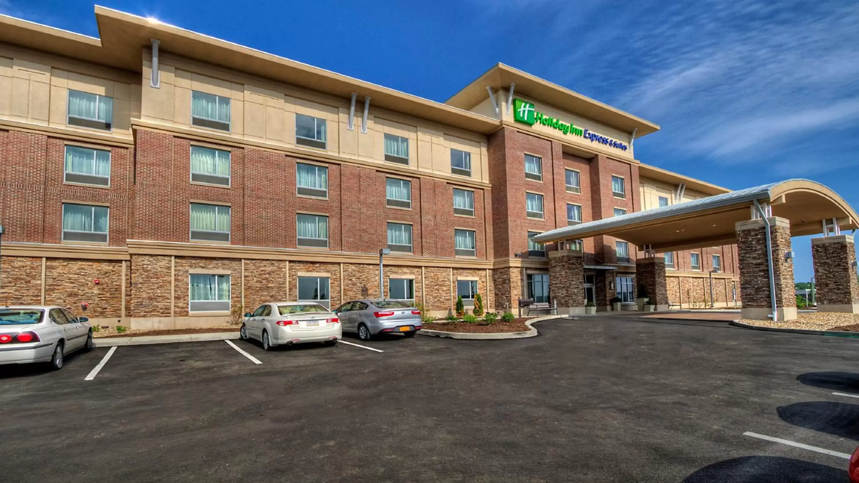 Property Building in Holiday Inn Express & Suites Pittsburgh SW/Southpointe, an IHG Hotel