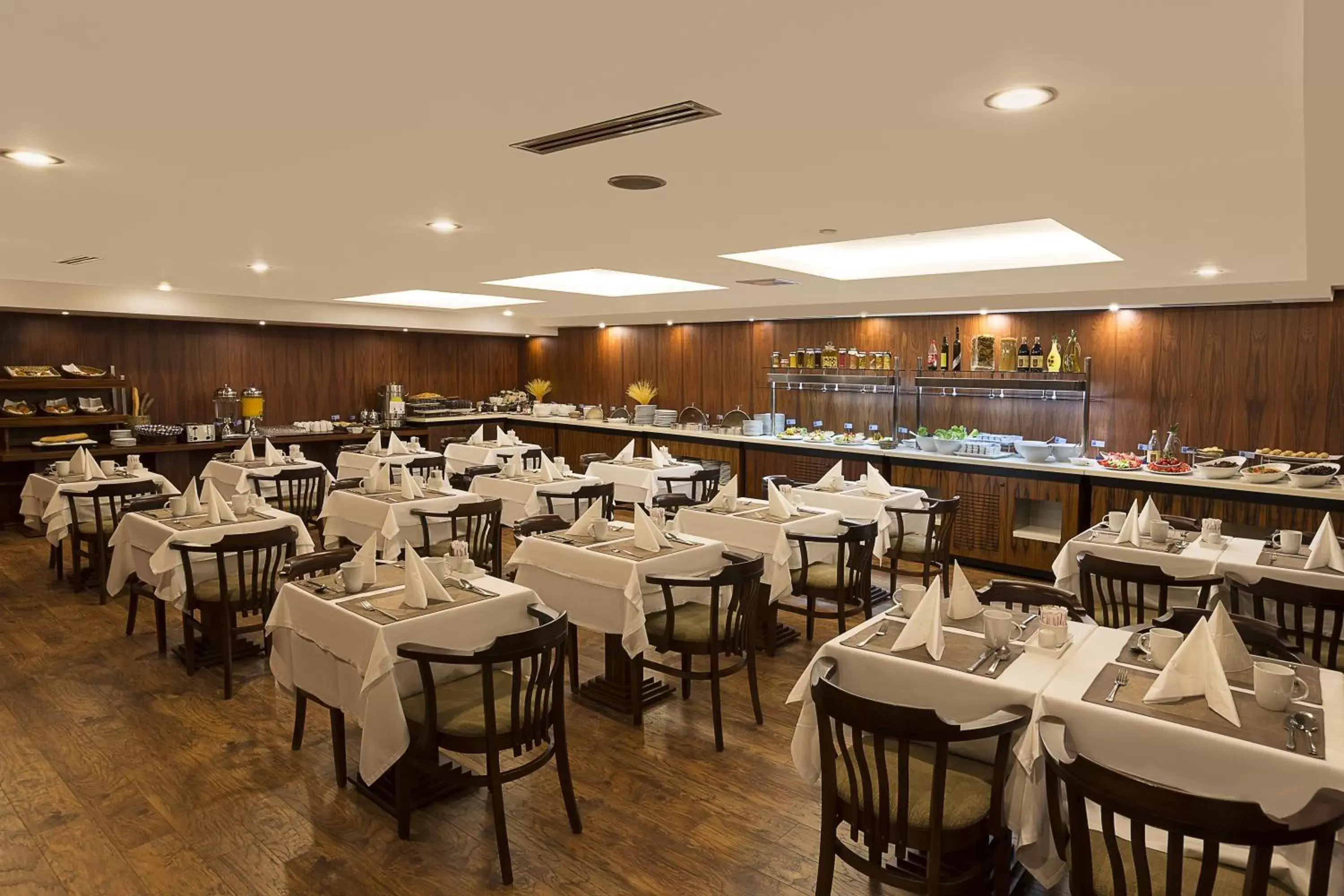 Restaurant/Places to Eat in Taxim Express Bosphorus Hotel