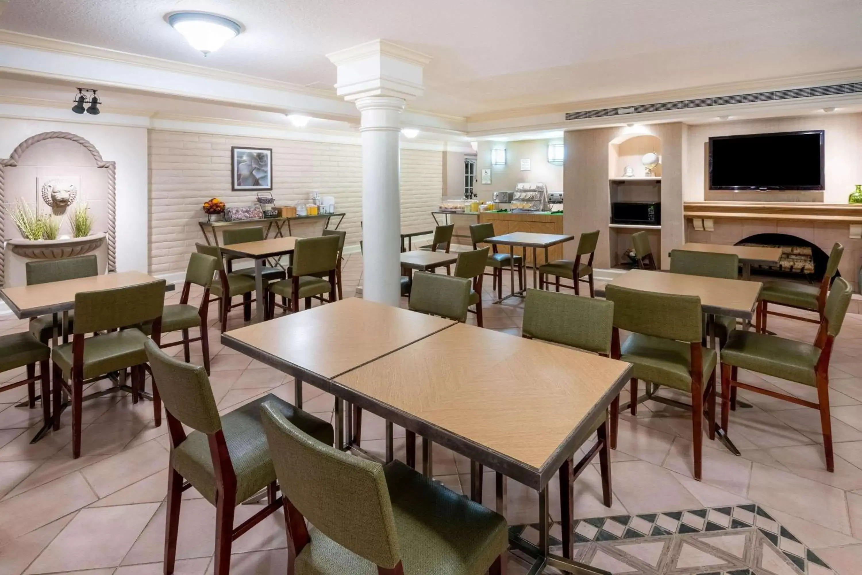 Lobby or reception, Restaurant/Places to Eat in La Quinta Inn by Wyndham Deerfield Beach I-95 at Hillsboro E