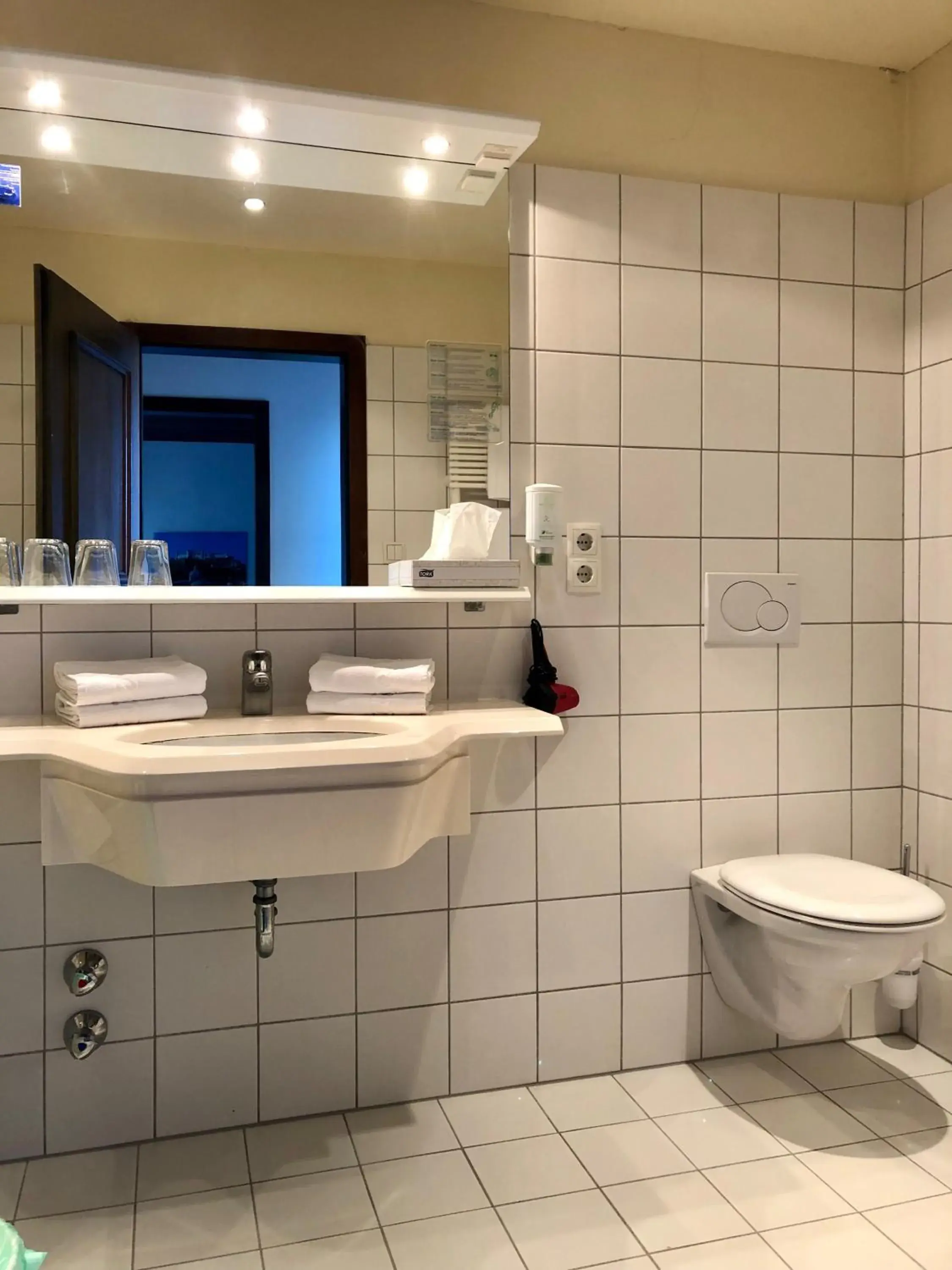 Bathroom in Hotel Schöne Aussicht