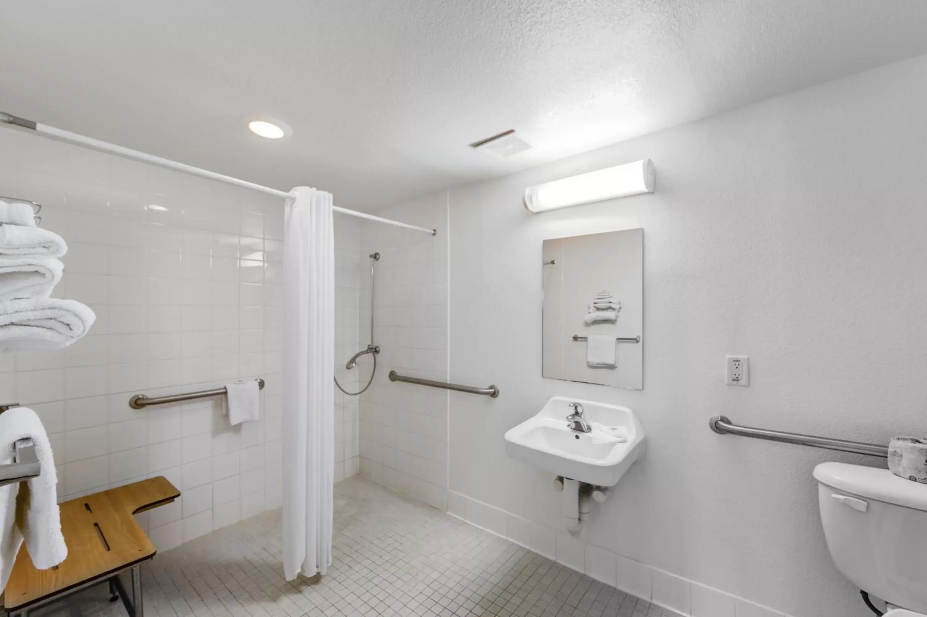 Bathroom in Motel 6-Dallas, TX - South