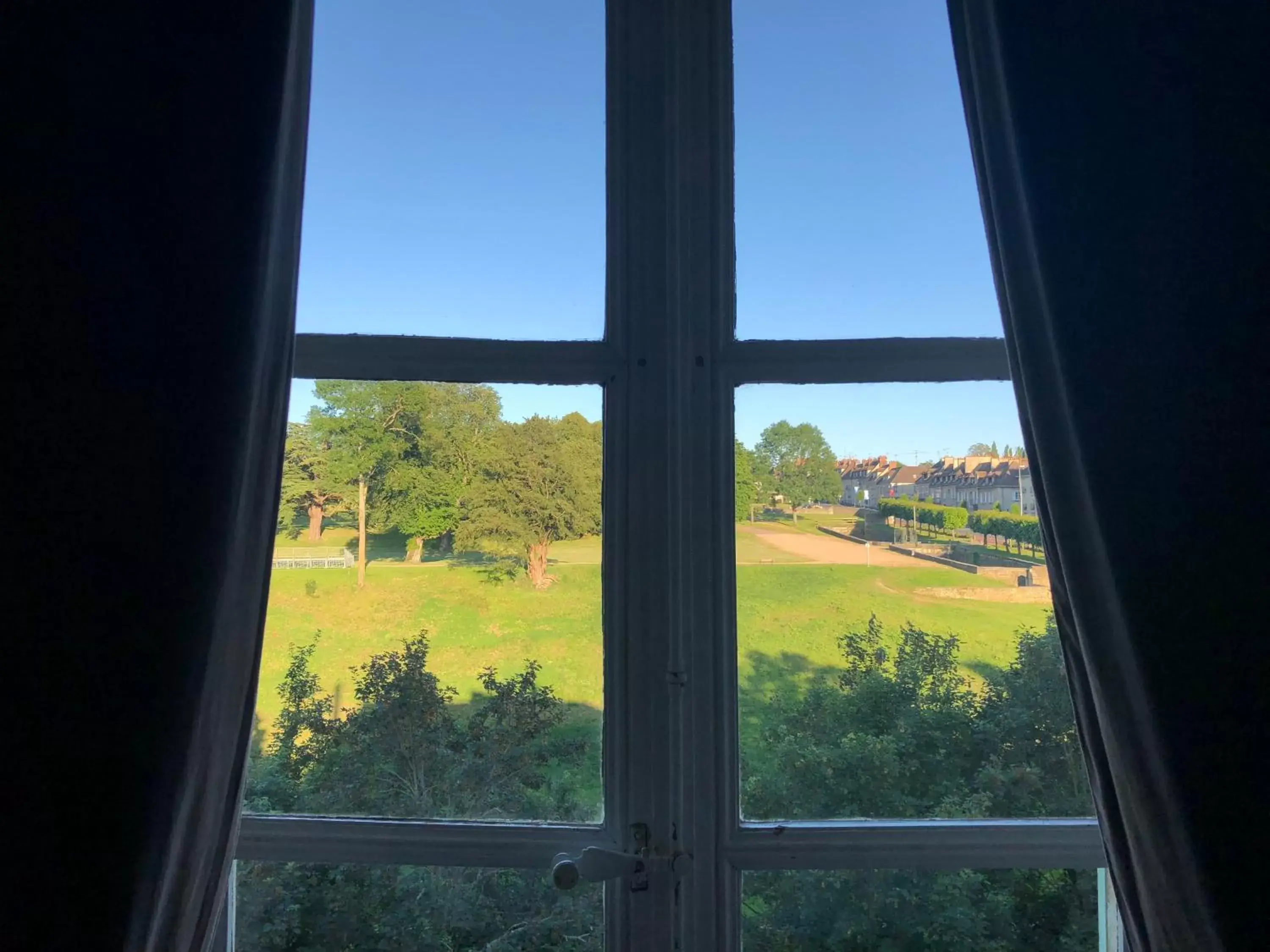 Garden view in Castel Saint-Léonard