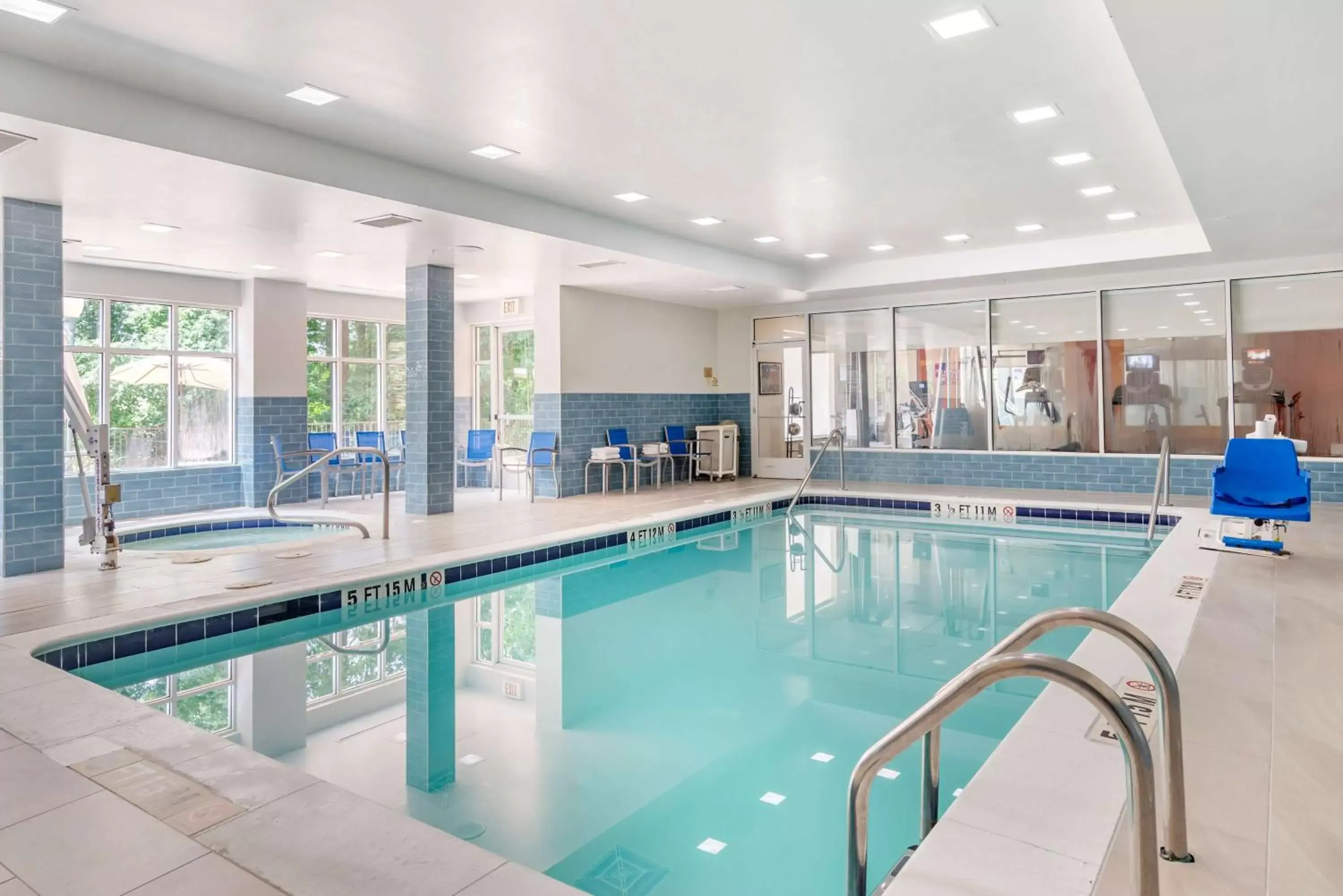 Swimming Pool in Hilton Garden Inn Atlanta Northeast/Gwinnett Sugarloaf