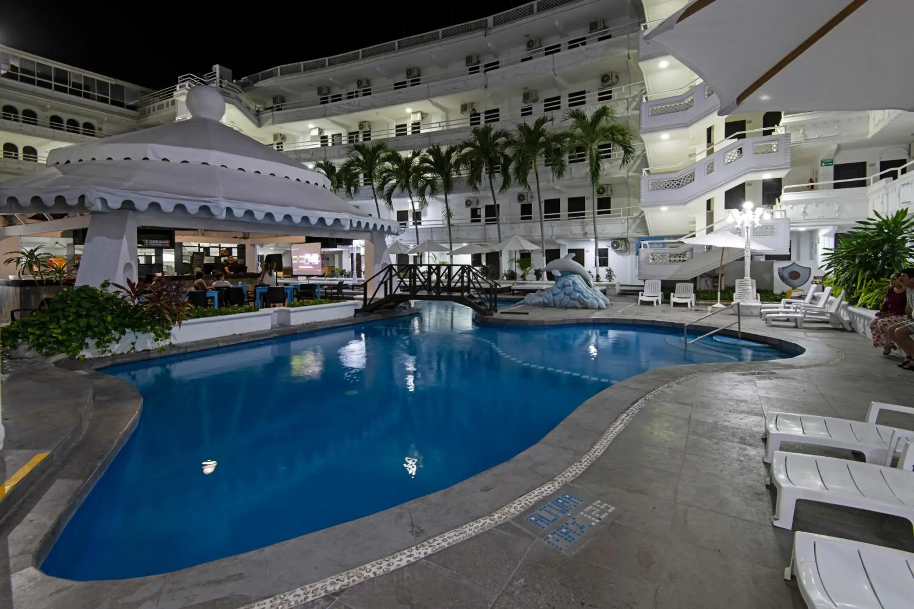 Swimming Pool in Hotel Fiesta Mexicana