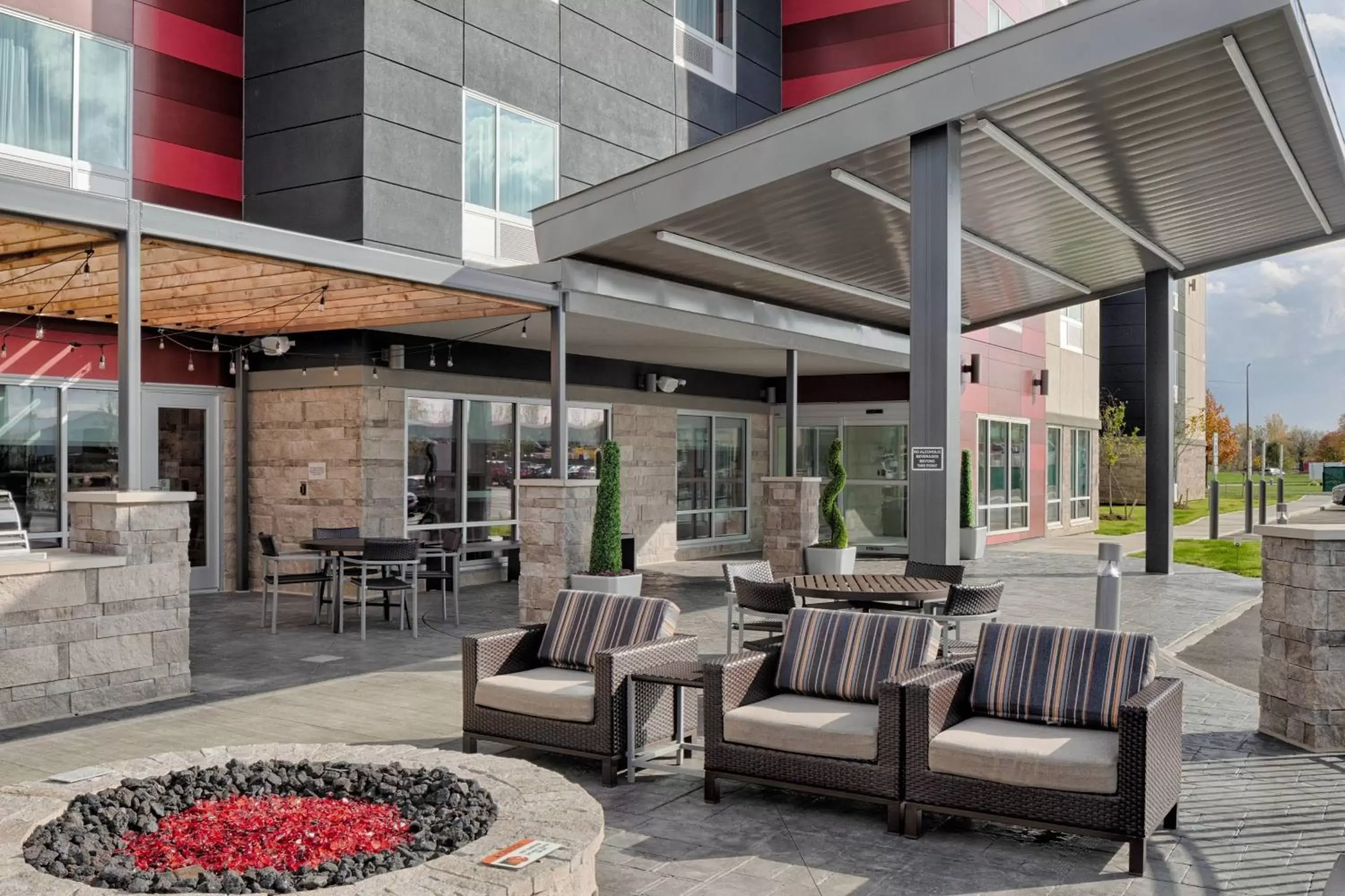 Property building, Restaurant/Places to Eat in TownePlace Suites Columbus Hilliard