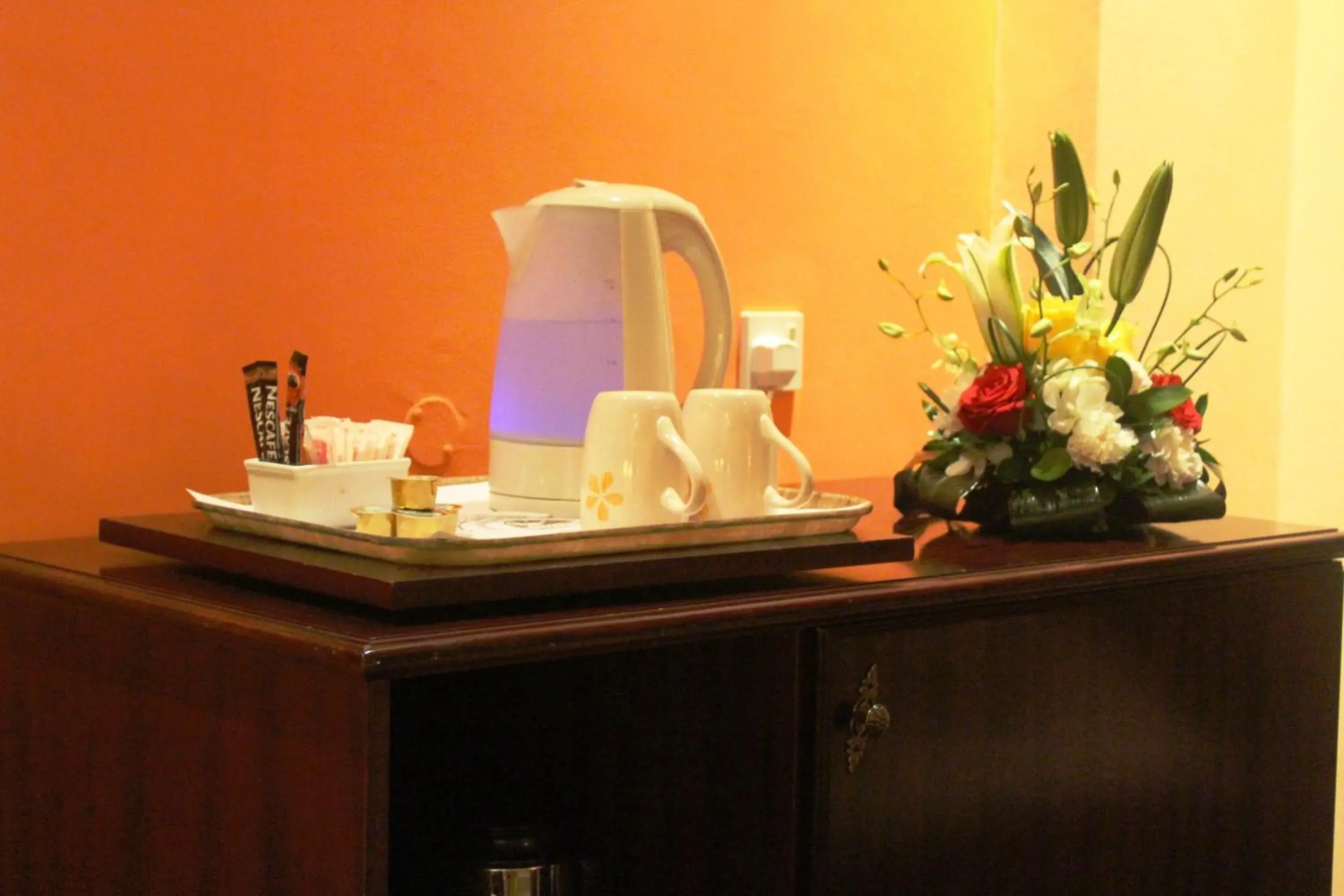 Coffee/tea facilities in Delmon International Hotel