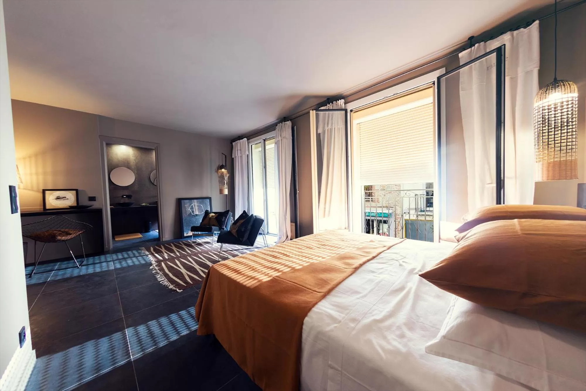 Photo of the whole room in El pati