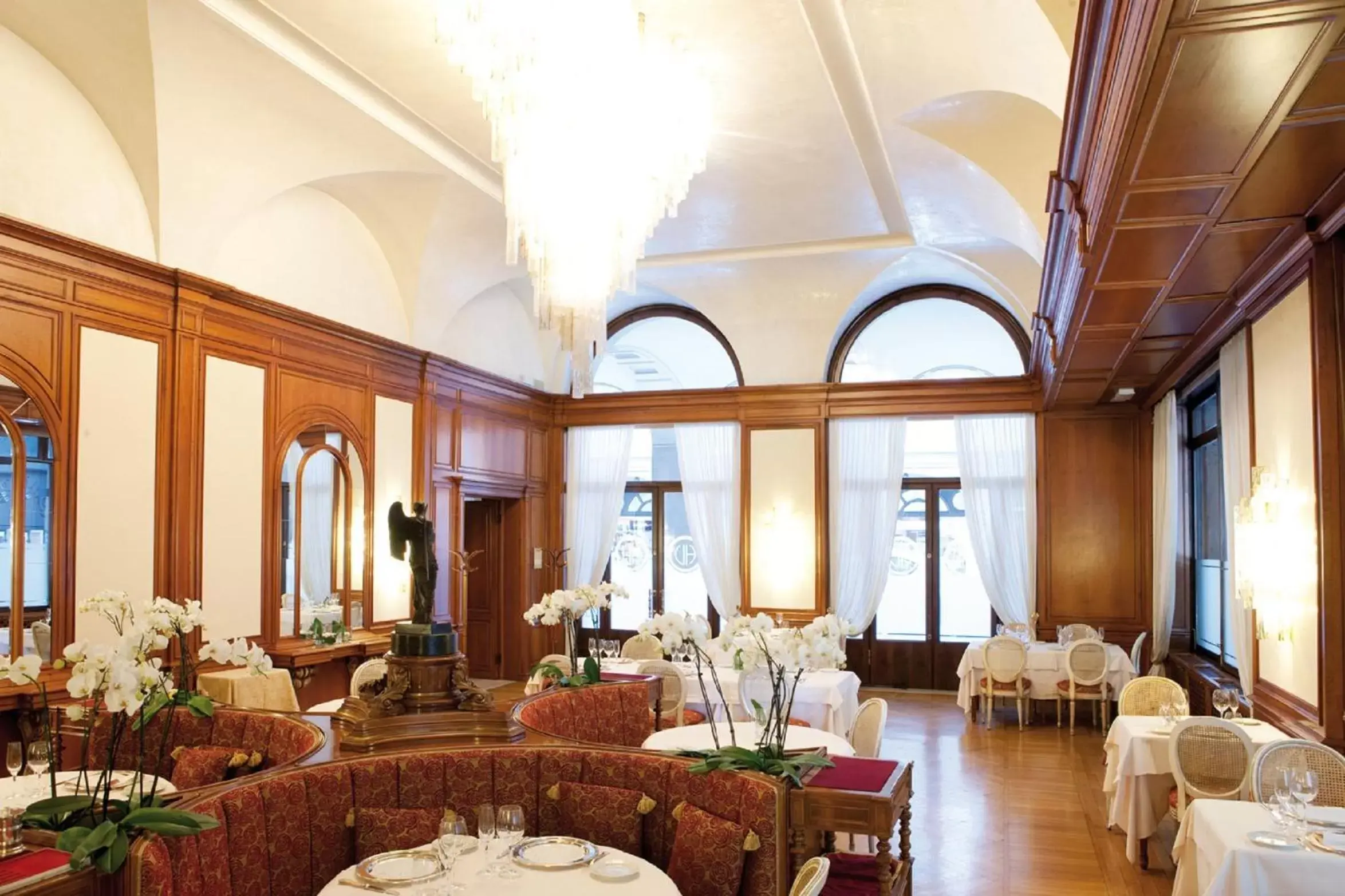 Restaurant/Places to Eat in Hotel Vittoria