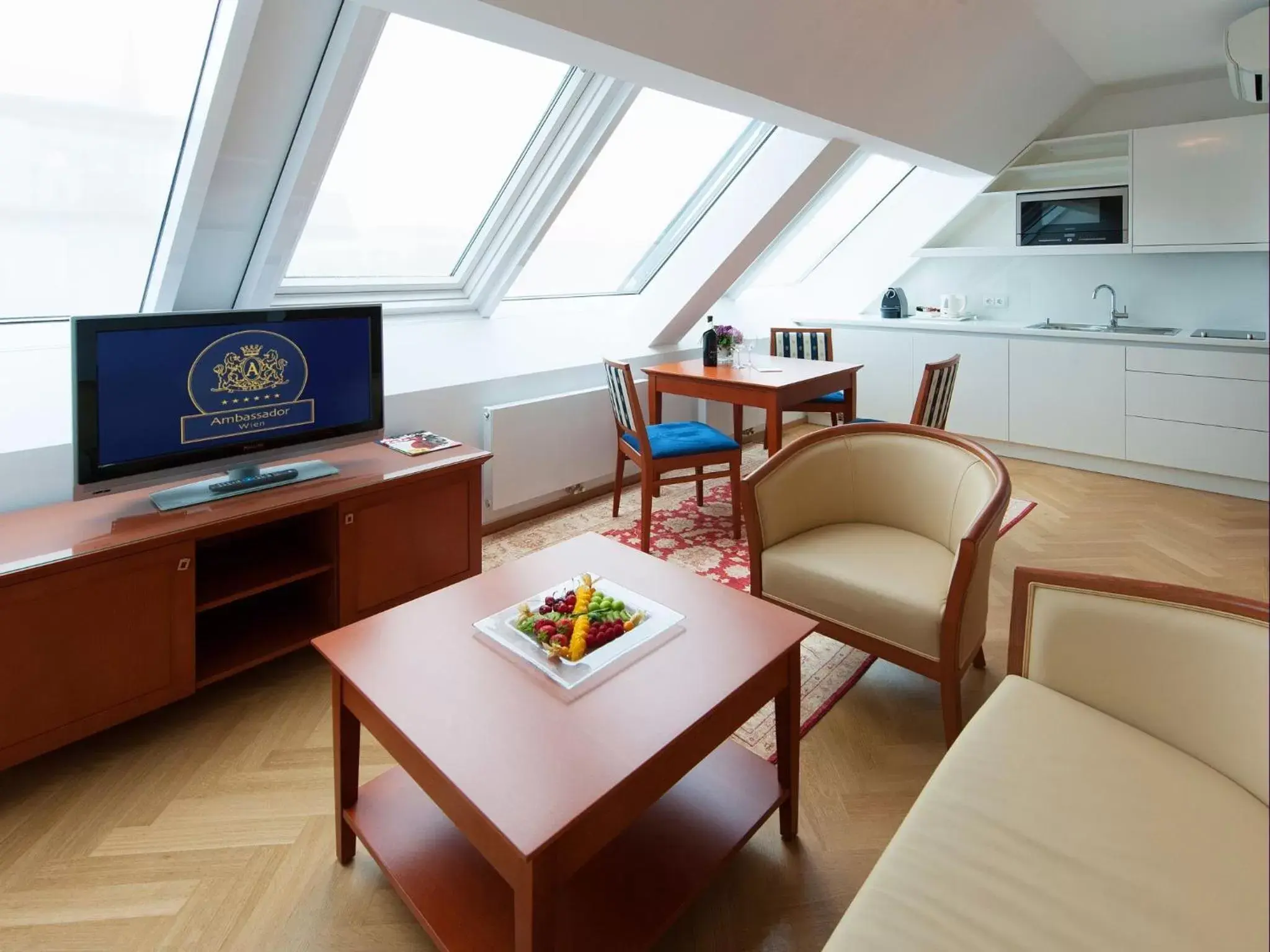 Photo of the whole room in Hotel Ambassador Photo of the whole room in Hotel Ambassador