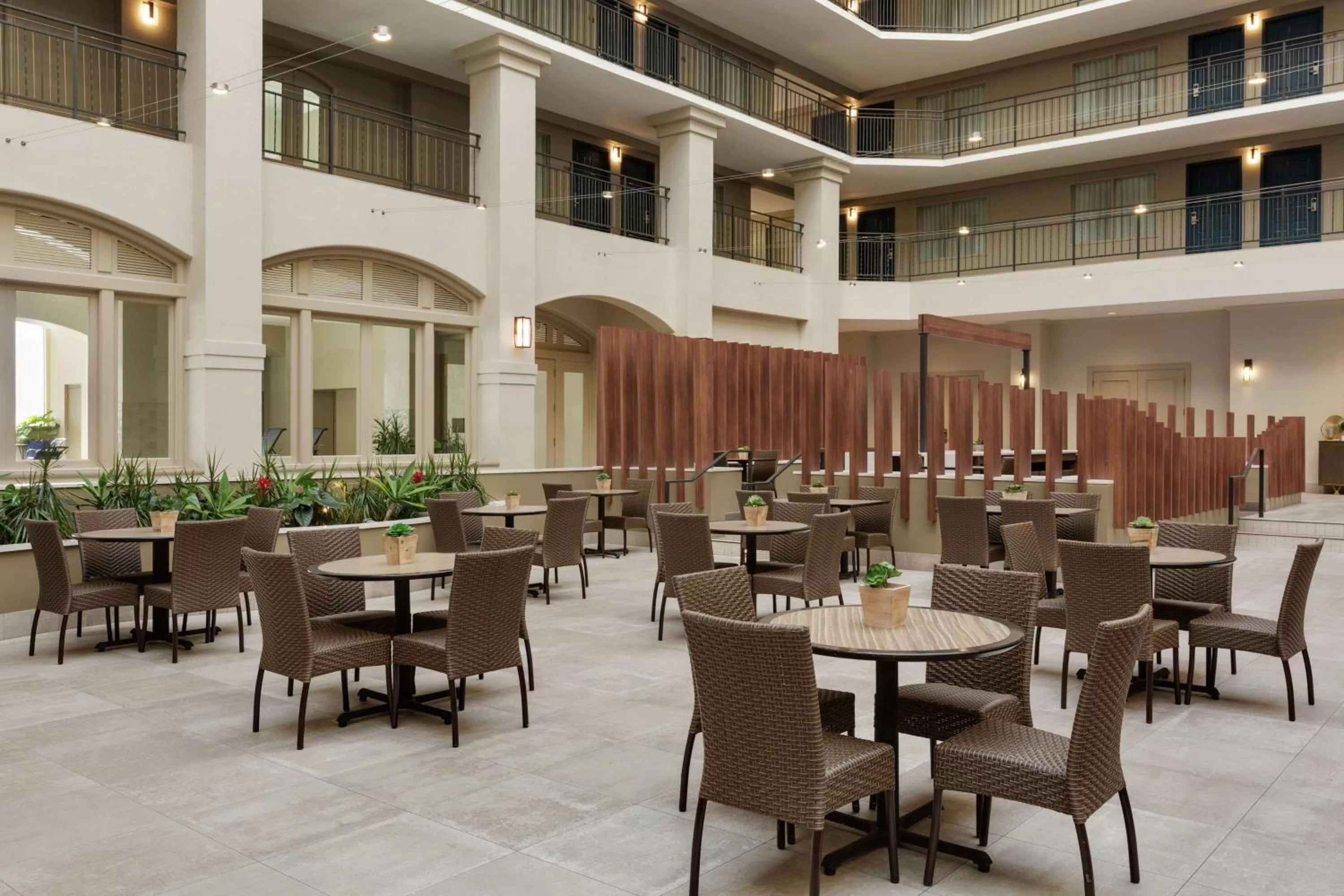 Lobby or reception in Embassy Suites by Hilton Milpitas Silicon Valley