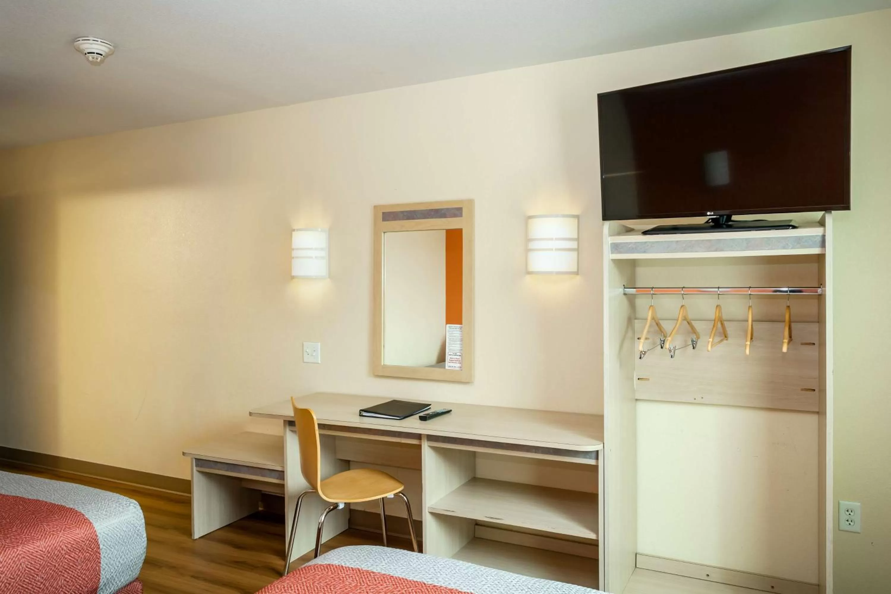 TV and multimedia in Motel 6-Anchorage, AK - Midtown