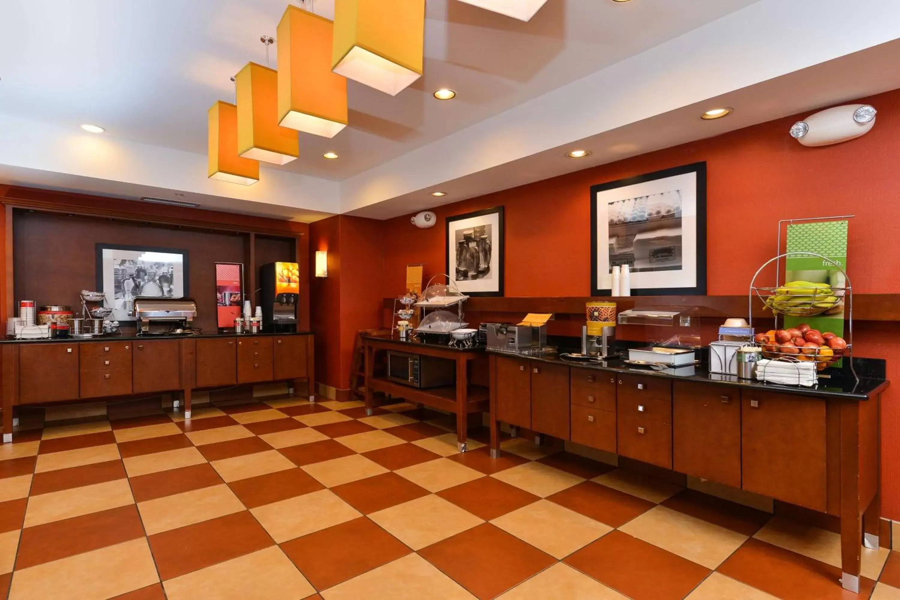 Dining area, Restaurant/Places to Eat in Hampton Inn Yorkville