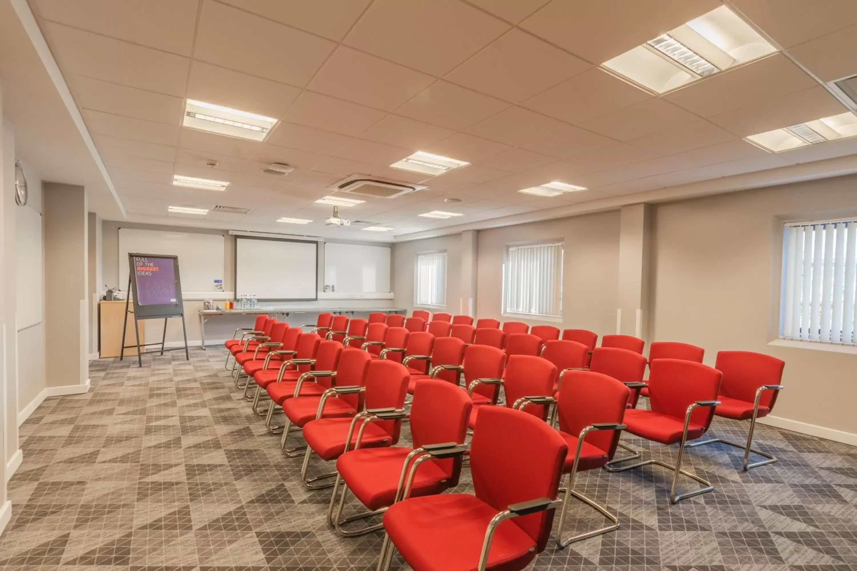 Meeting/conference room in Holiday Inn Express Kettering, an IHG Hotel