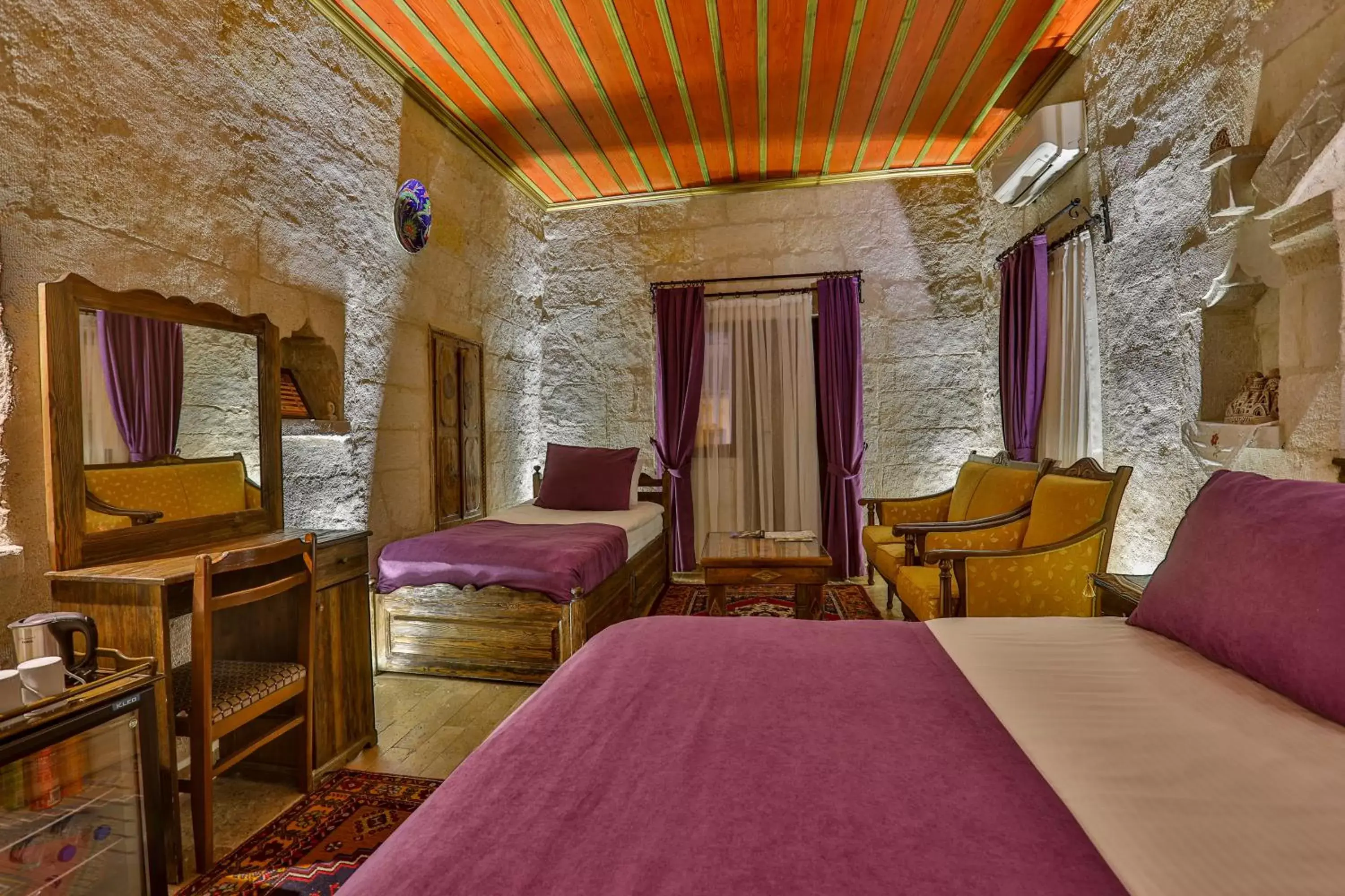 Bedroom, Bed in Hidden Cave Hotel Bedroom, Bed in Hidden Cave Hotel