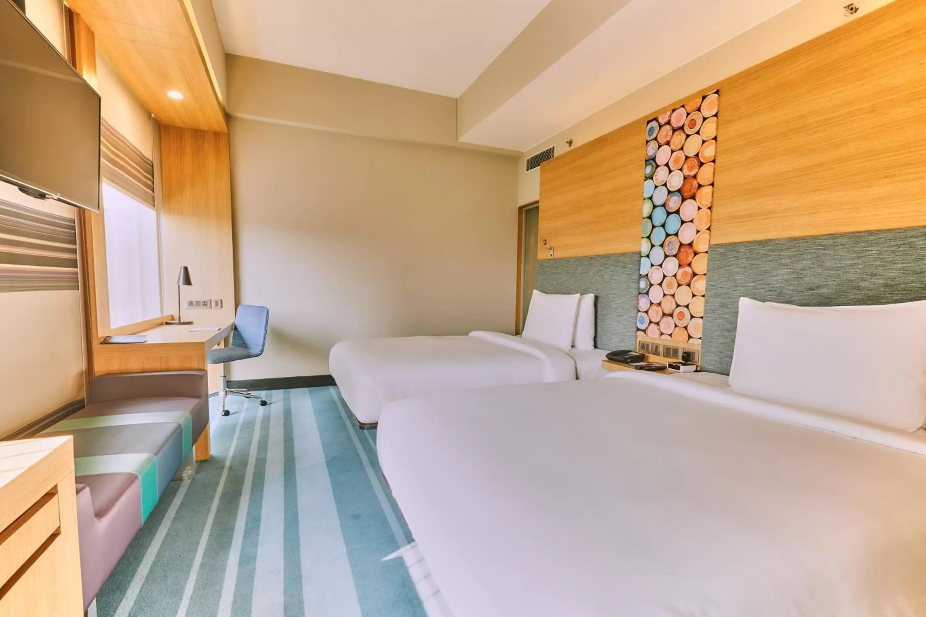 Bed in Aloft New Delhi Aerocity