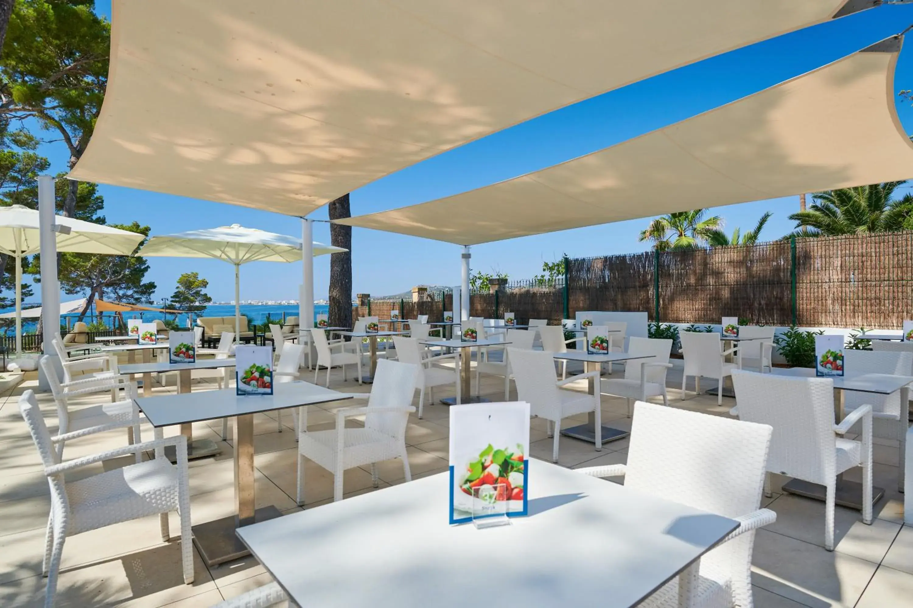 Lounge or bar, Restaurant/Places to Eat in Hipotels Eurotel Punta Rotja Spa-Golf