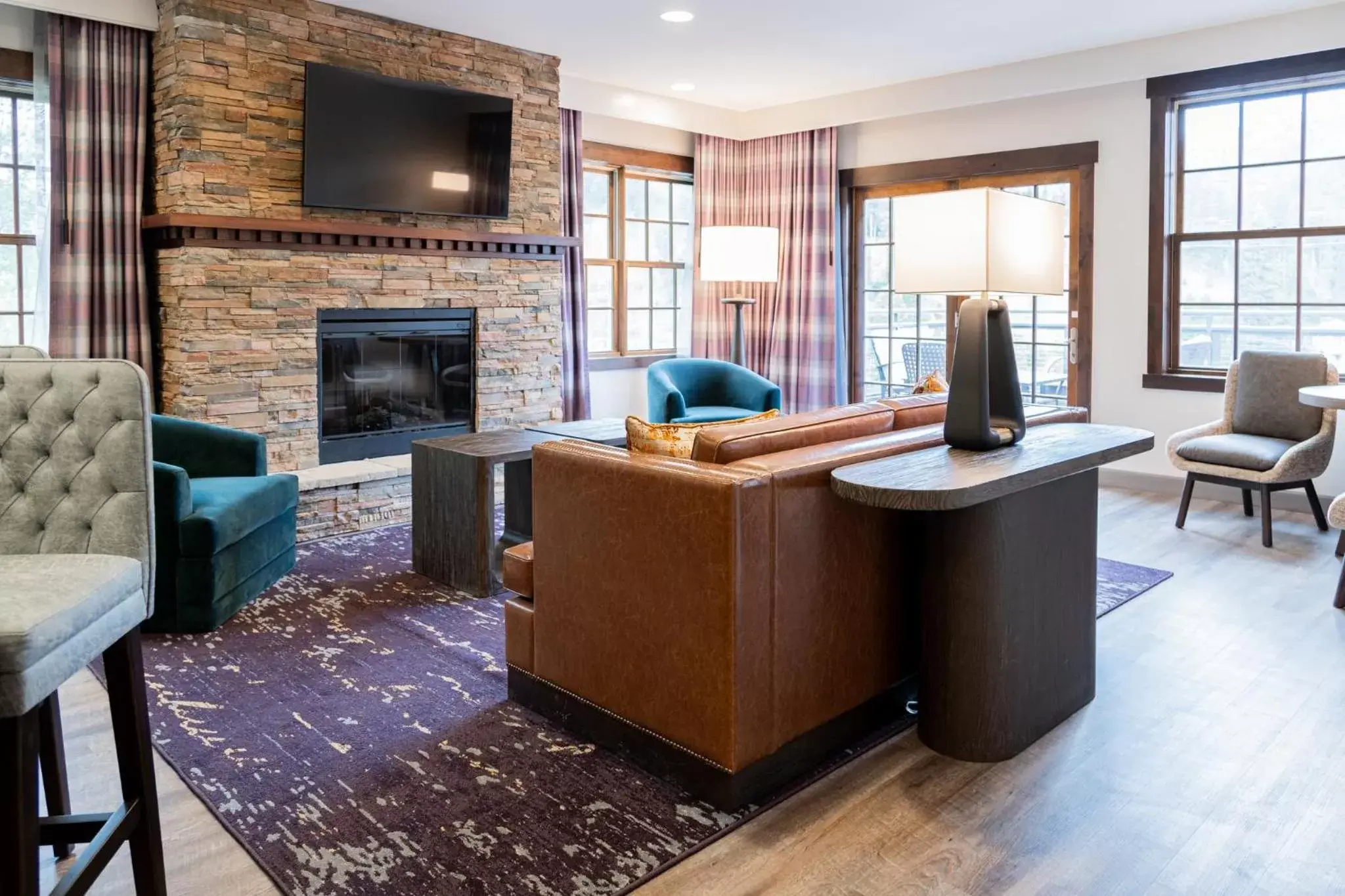 Photo of the whole room, Seating Area in Holiday Inn Resort Deadwood Mountain Grand, an IHG Hotel