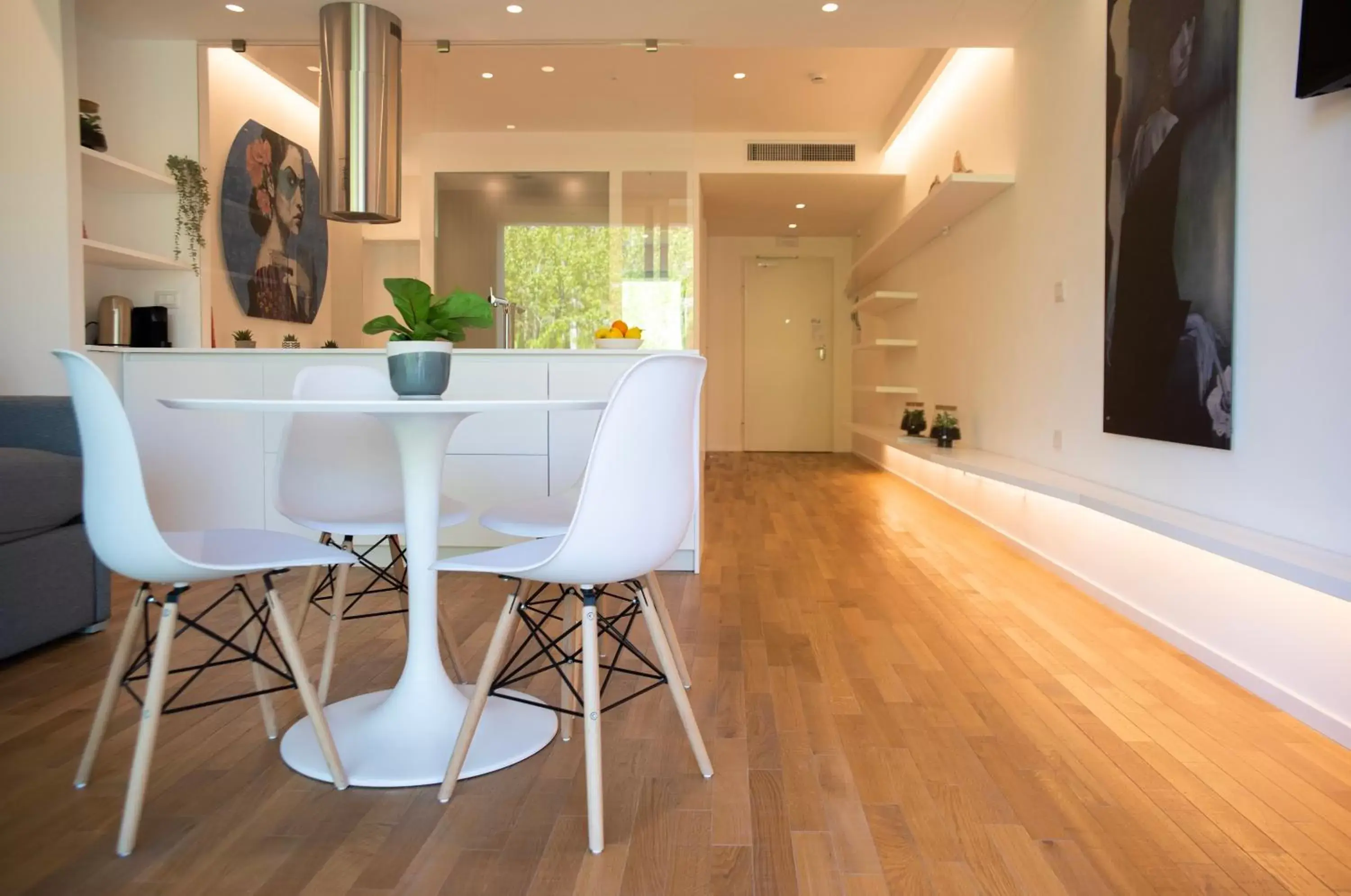 Dining Area in Marina Gardens Boutique&Suites