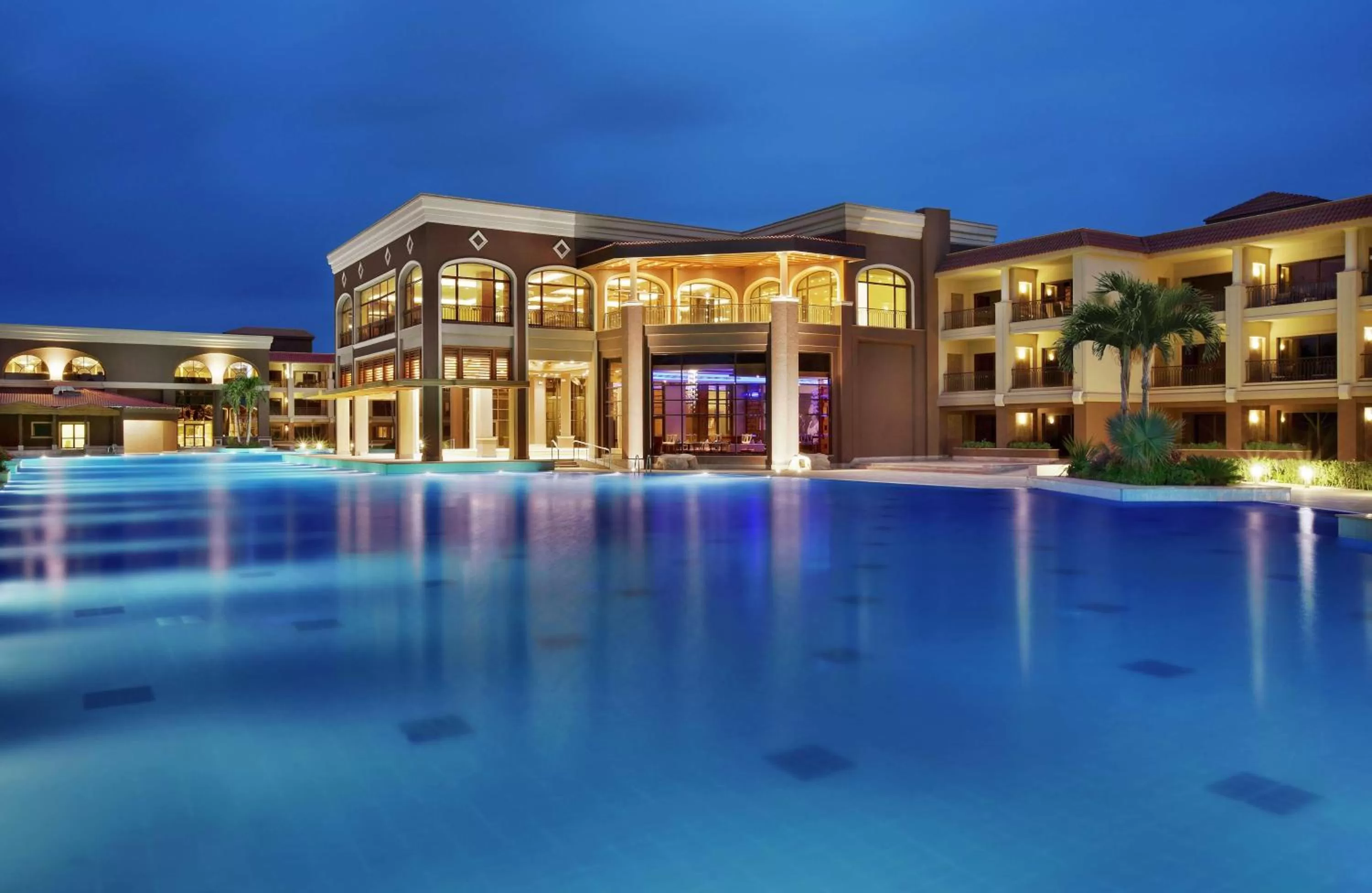 Pool view in Hilton Alexandria King's Ranch Hotel