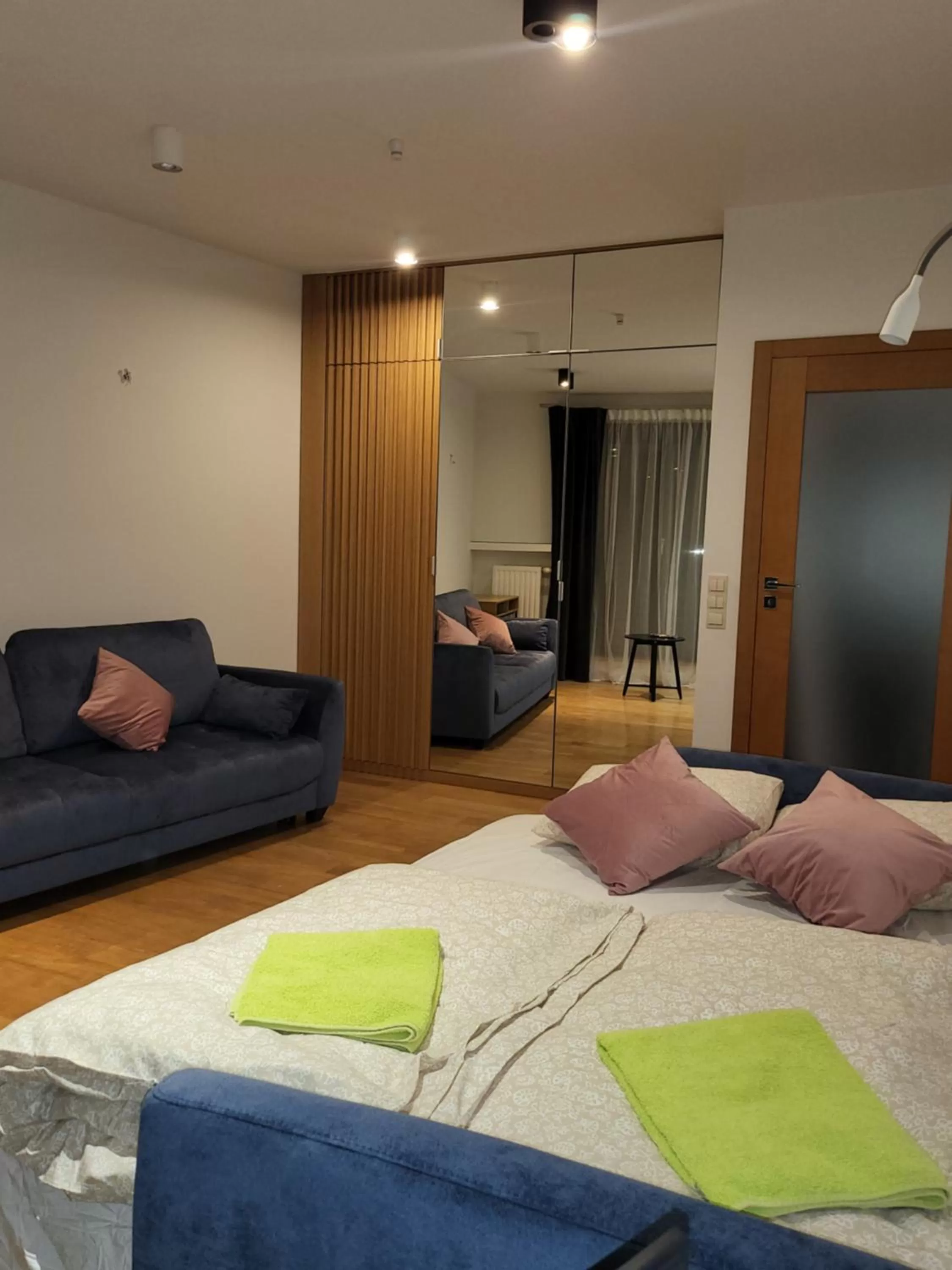 Photo of the whole room, Seating Area in Amber Hostel Szlak