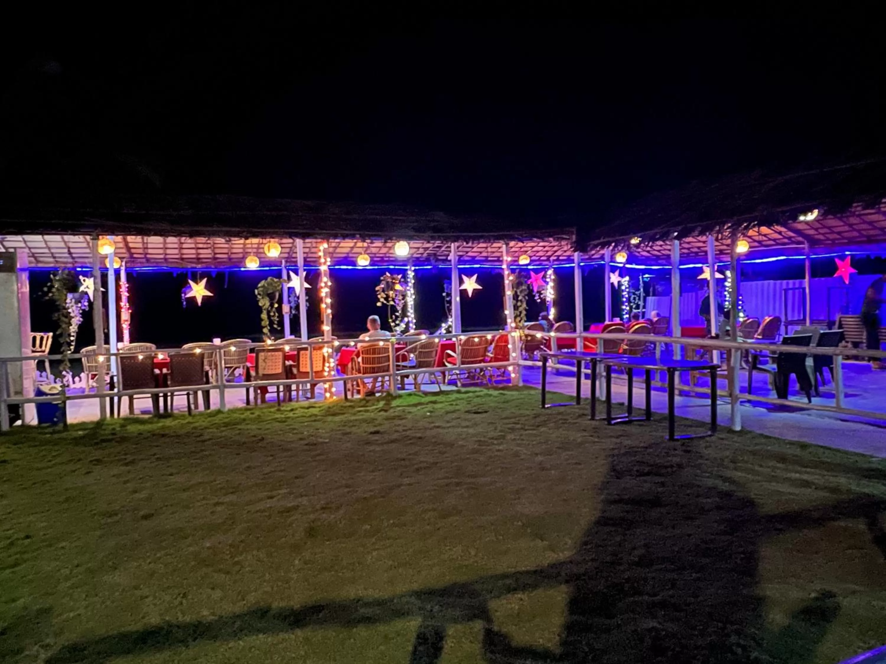 Restaurant/places to eat in Happy Shack Beach And Wooden Huts