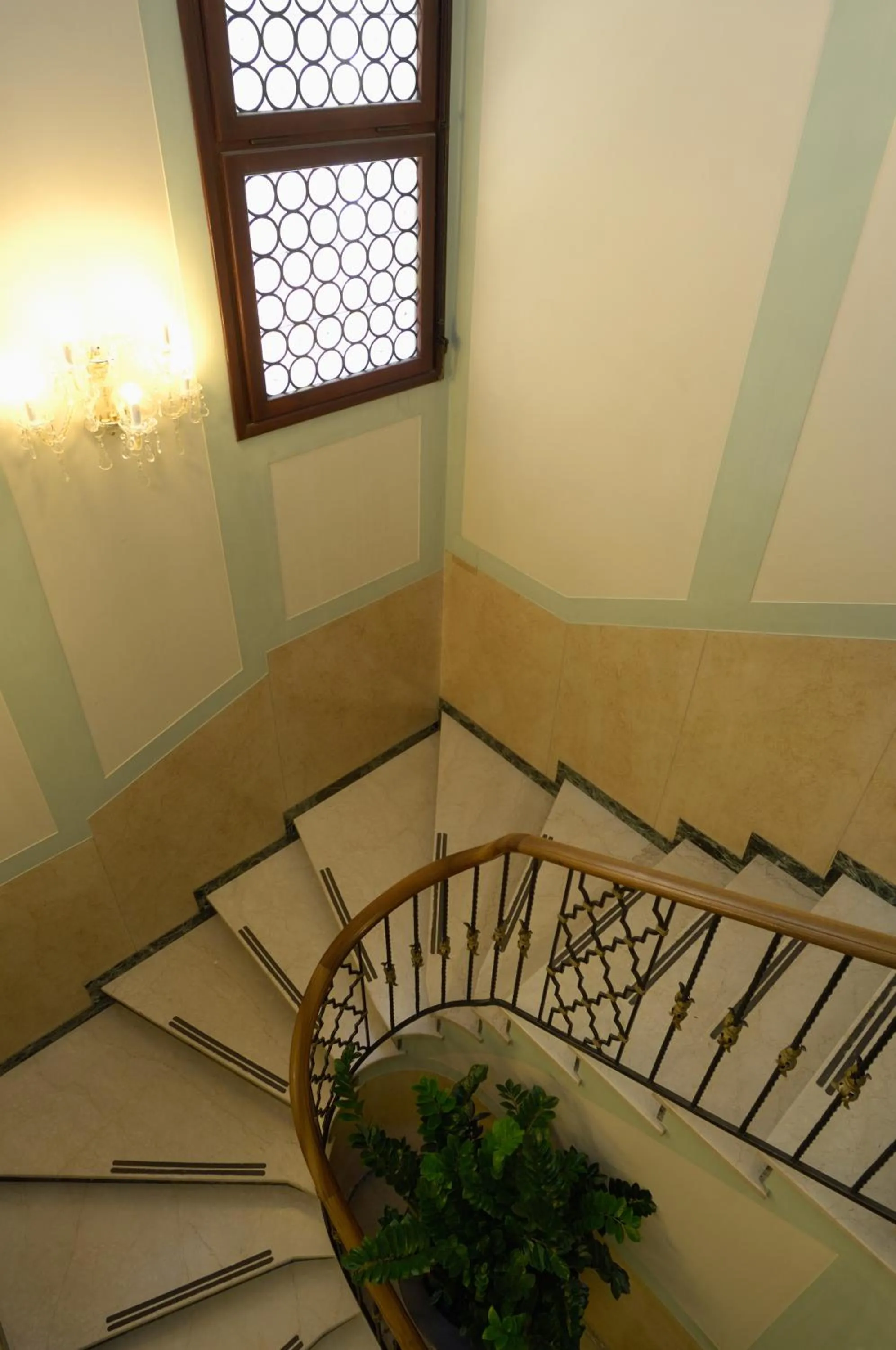 On-site shops in Albergo Basilea