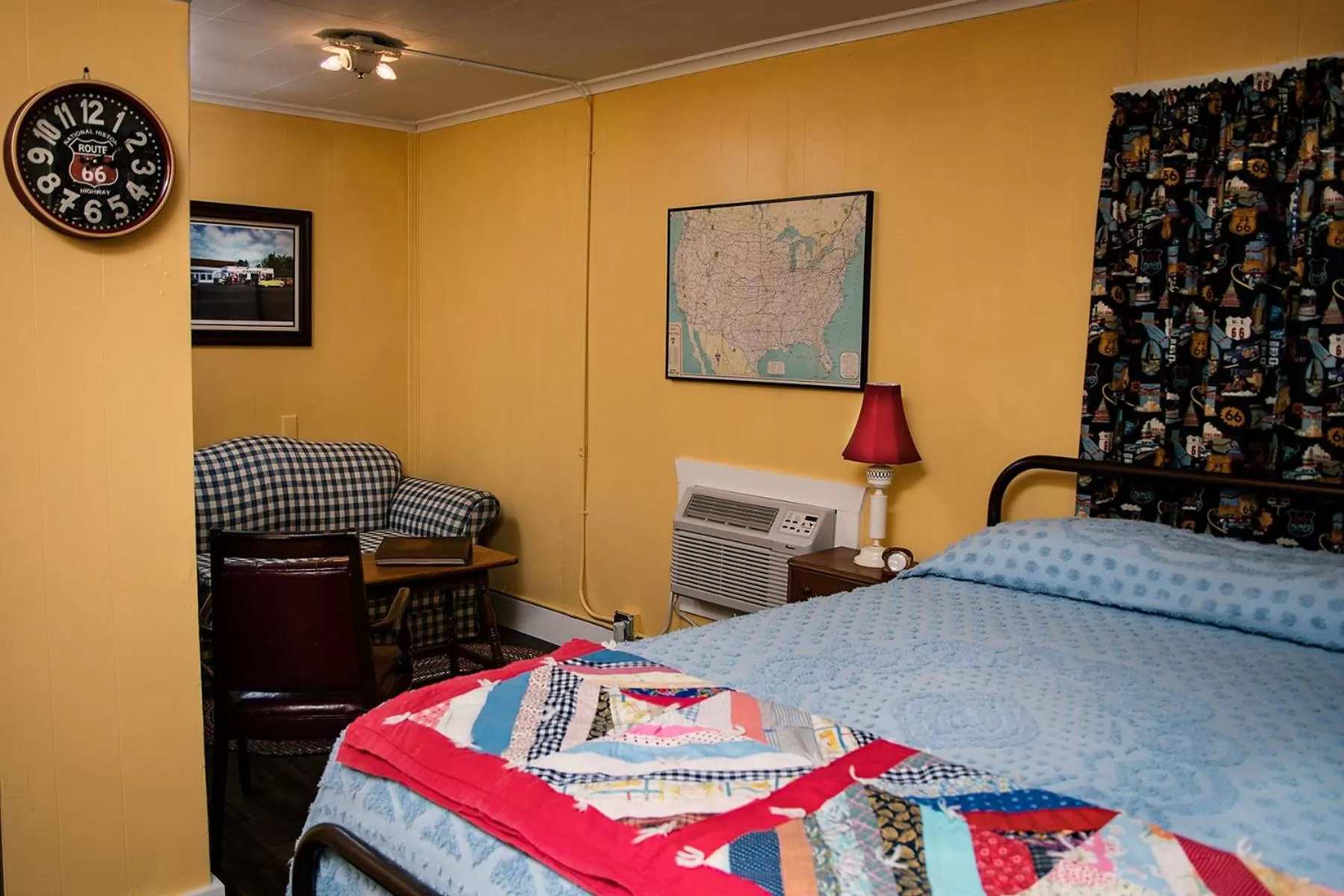 Bed in Rockwood Motor Court