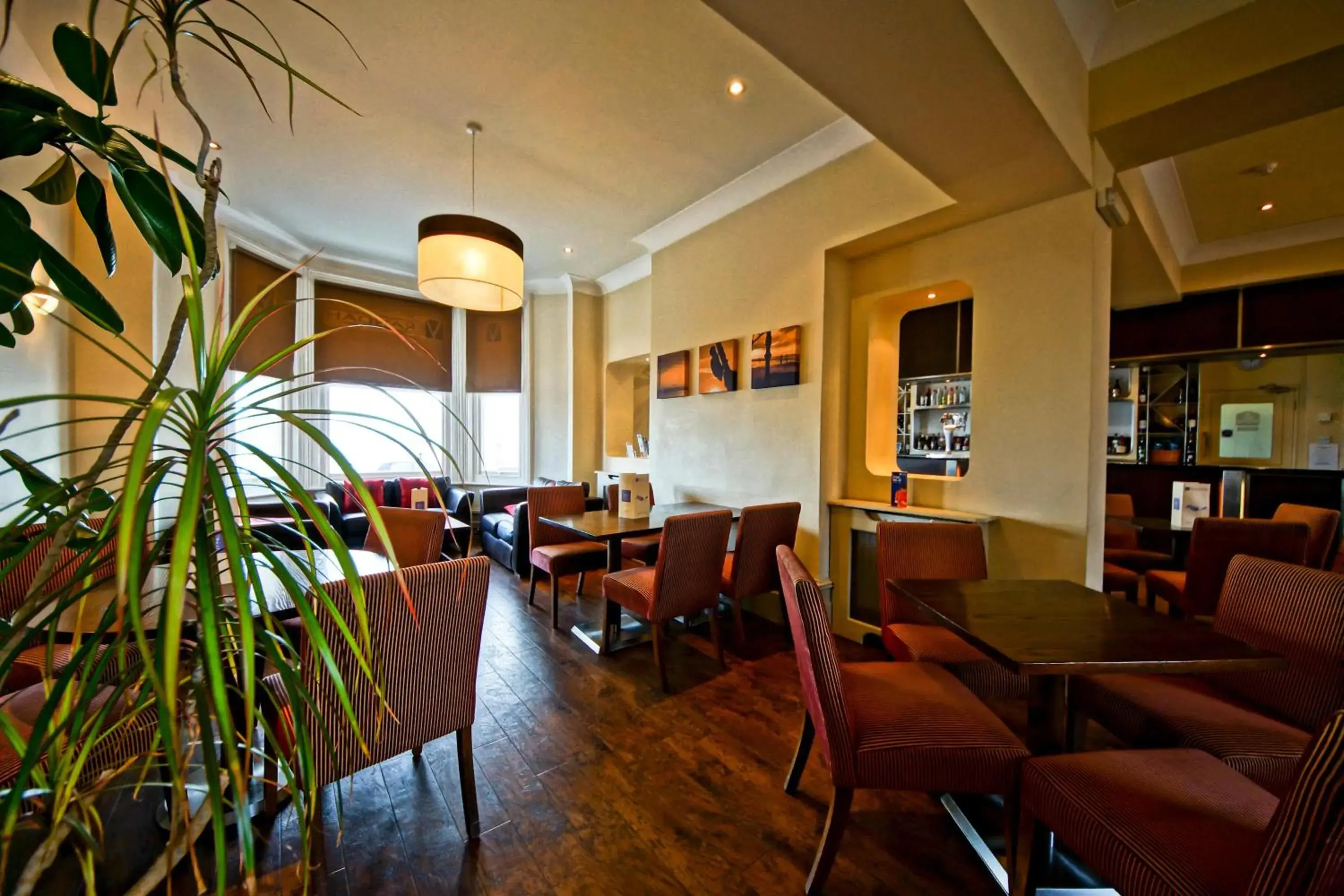 Lounge or bar, Restaurant/Places to Eat in Best Western York House Hotel