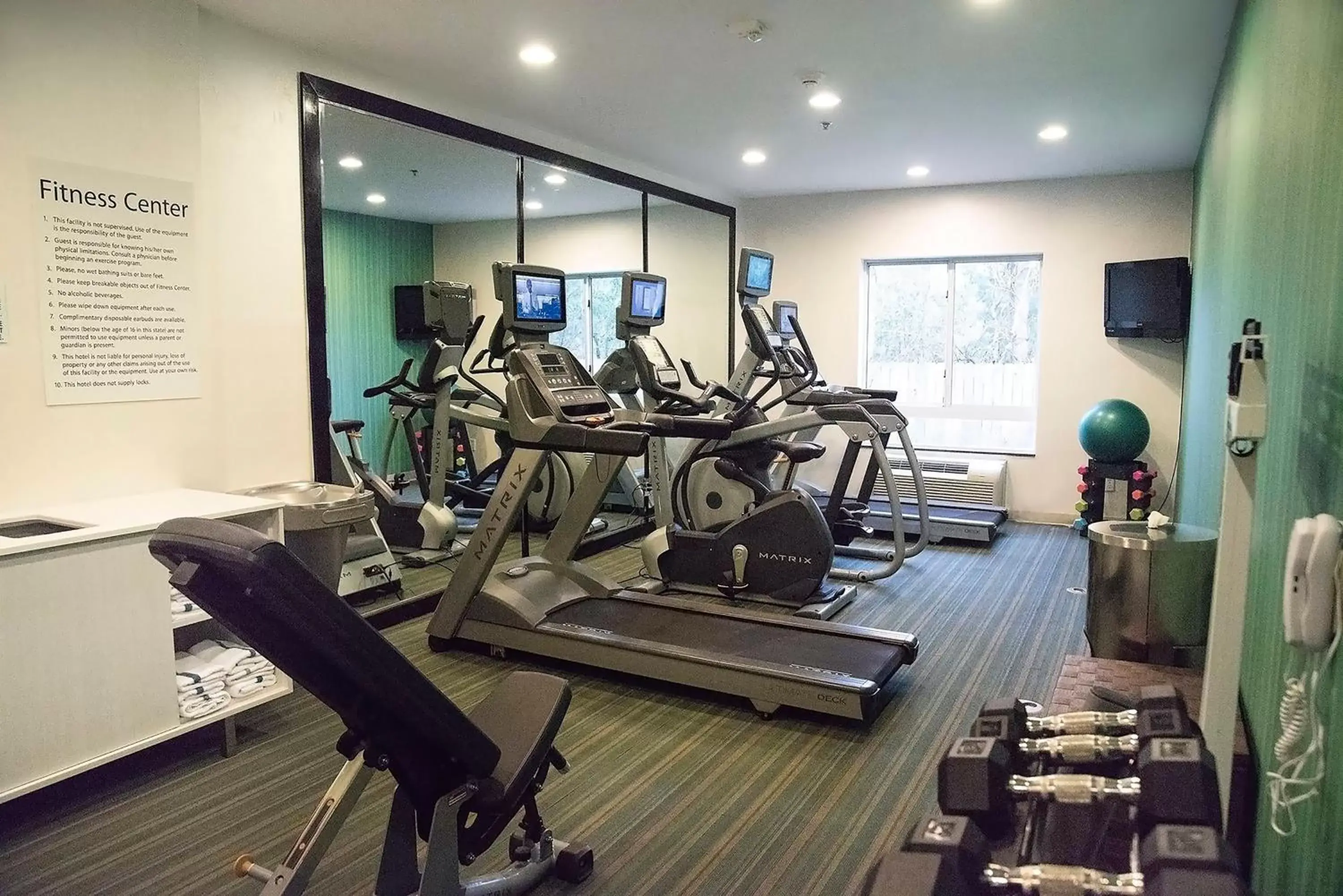 Fitness centre/facilities, Fitness Center/Facilities in Holiday Inn Express & Suites Alexandria, an IHG Hotel