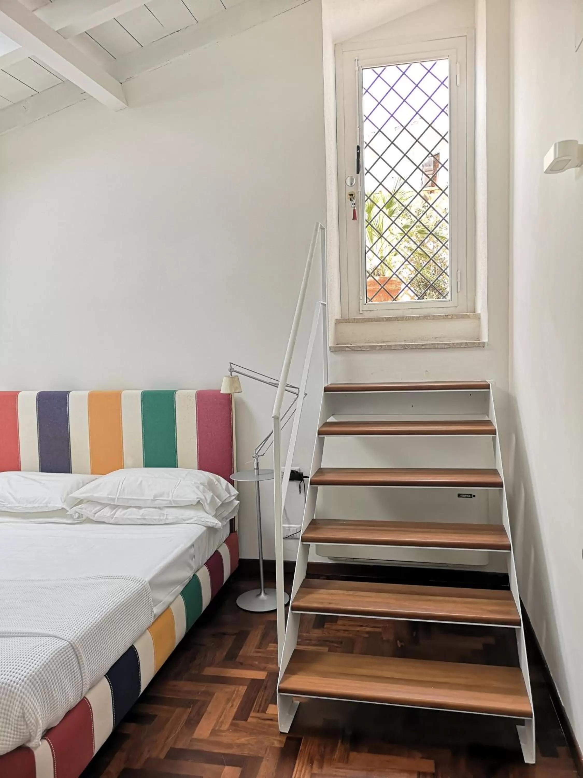 Photo of the whole room, Bed in L'Approdo delle Sirene