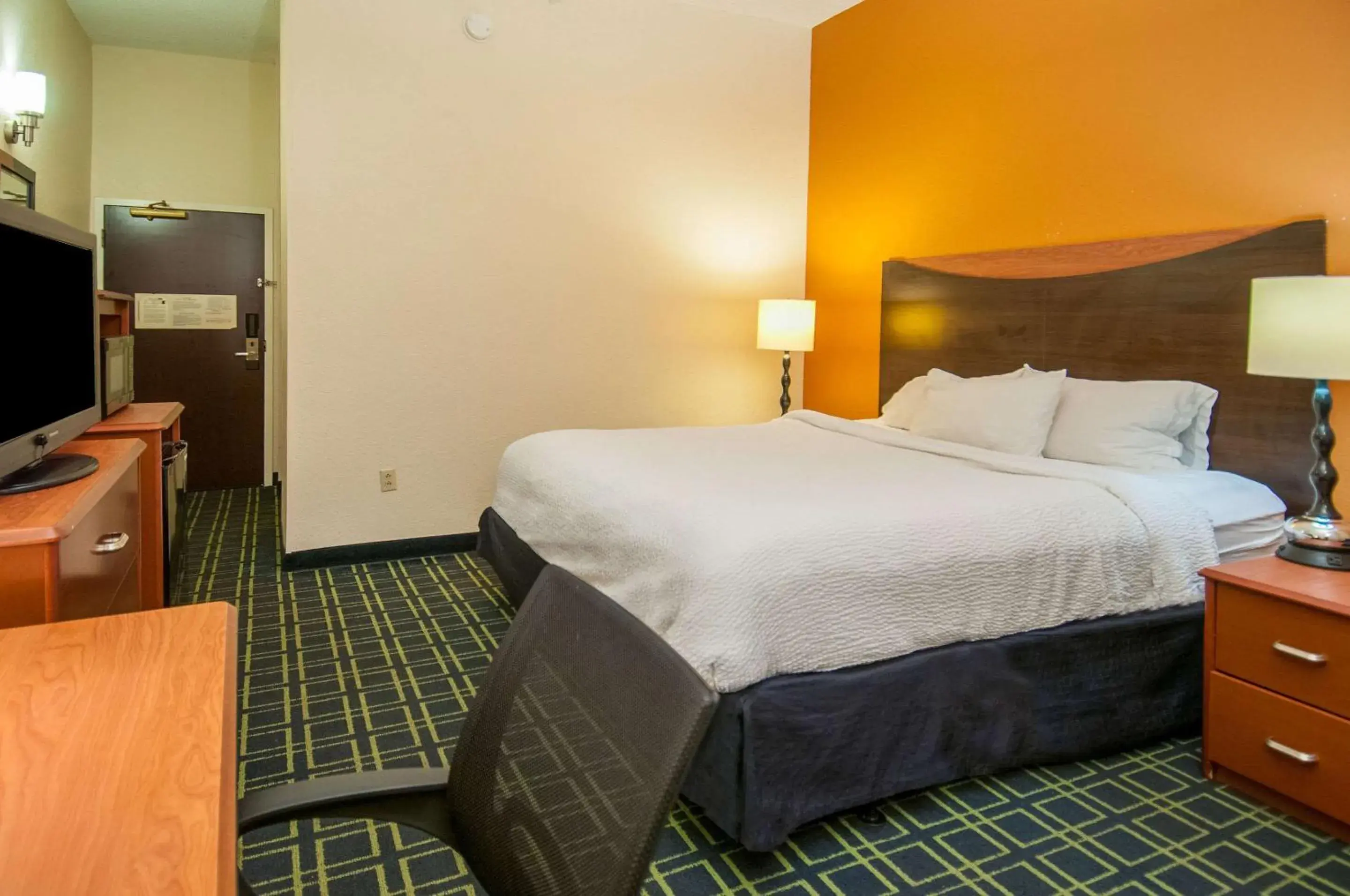 Photo of the whole room, Bed in Quality Inn & Suites