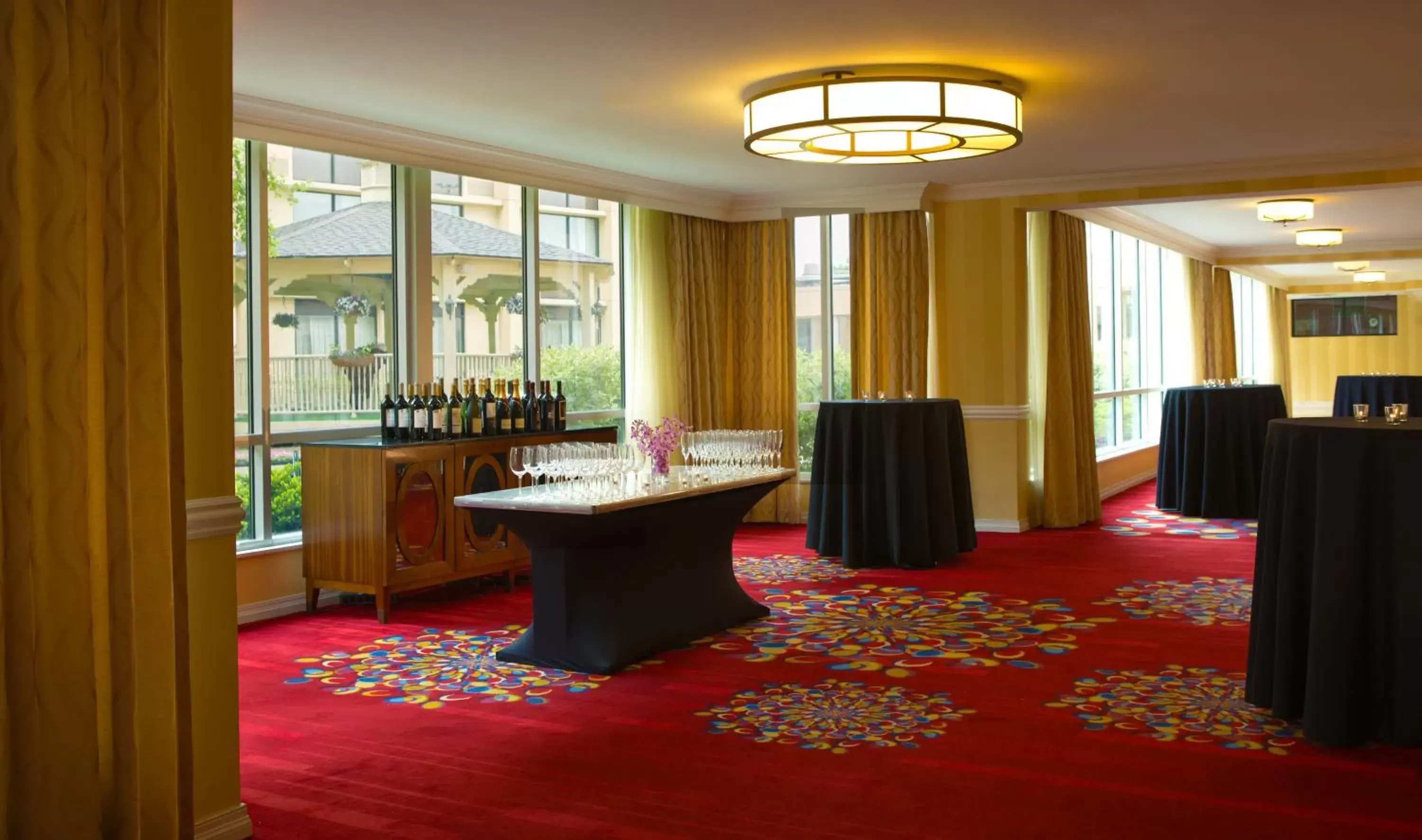 Business facilities in Wyndham Cleveland Airport