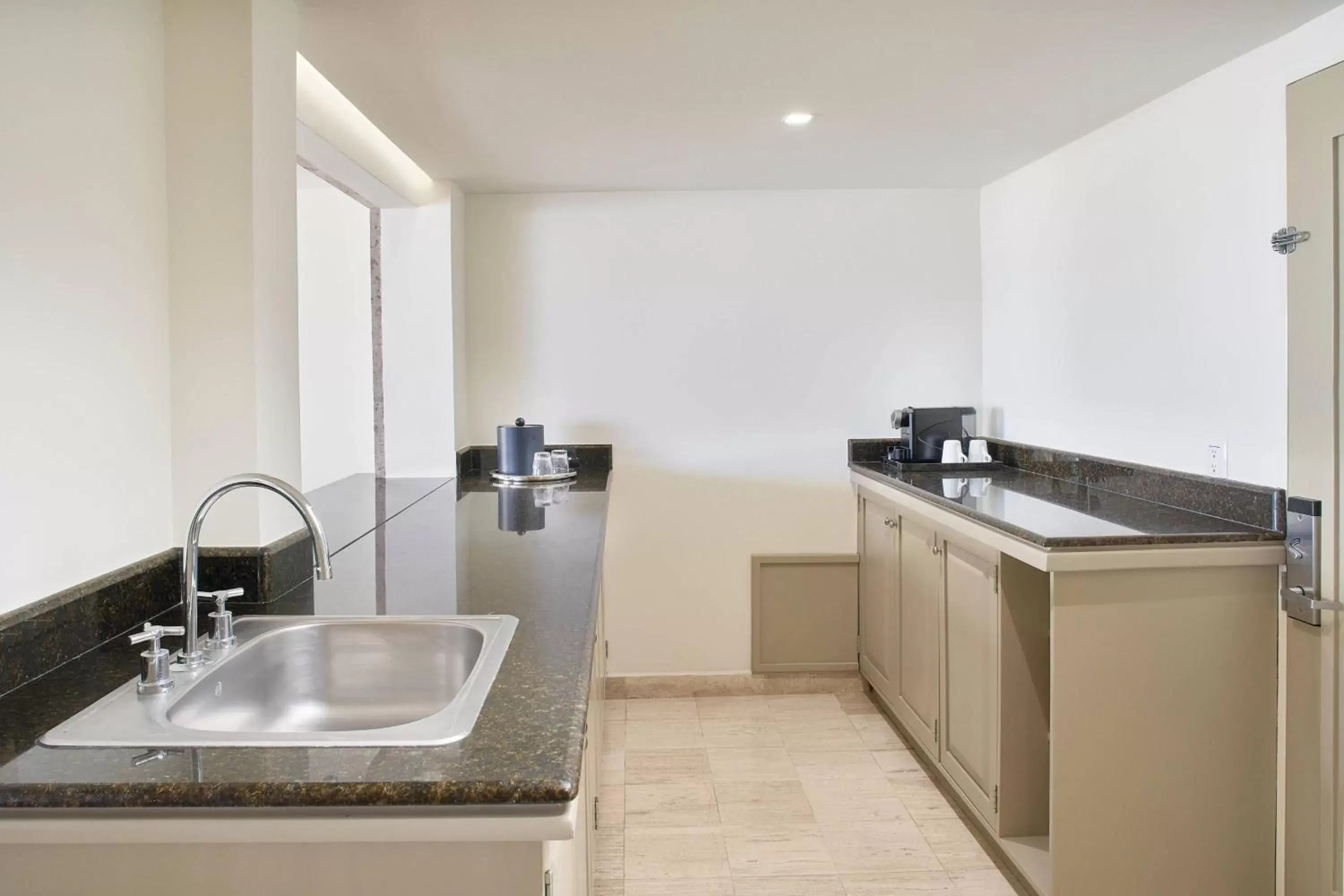 Kitchen or kitchenette, Kitchen/Kitchenette in Marriott Puerto Vallarta Resort & Spa