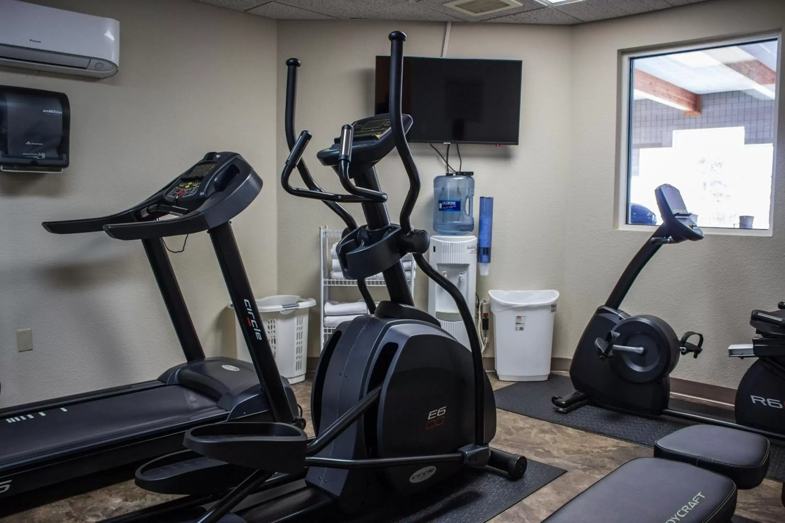 Fitness centre/facilities, Fitness Center/Facilities in Cobblestone Suites - Oshkosh